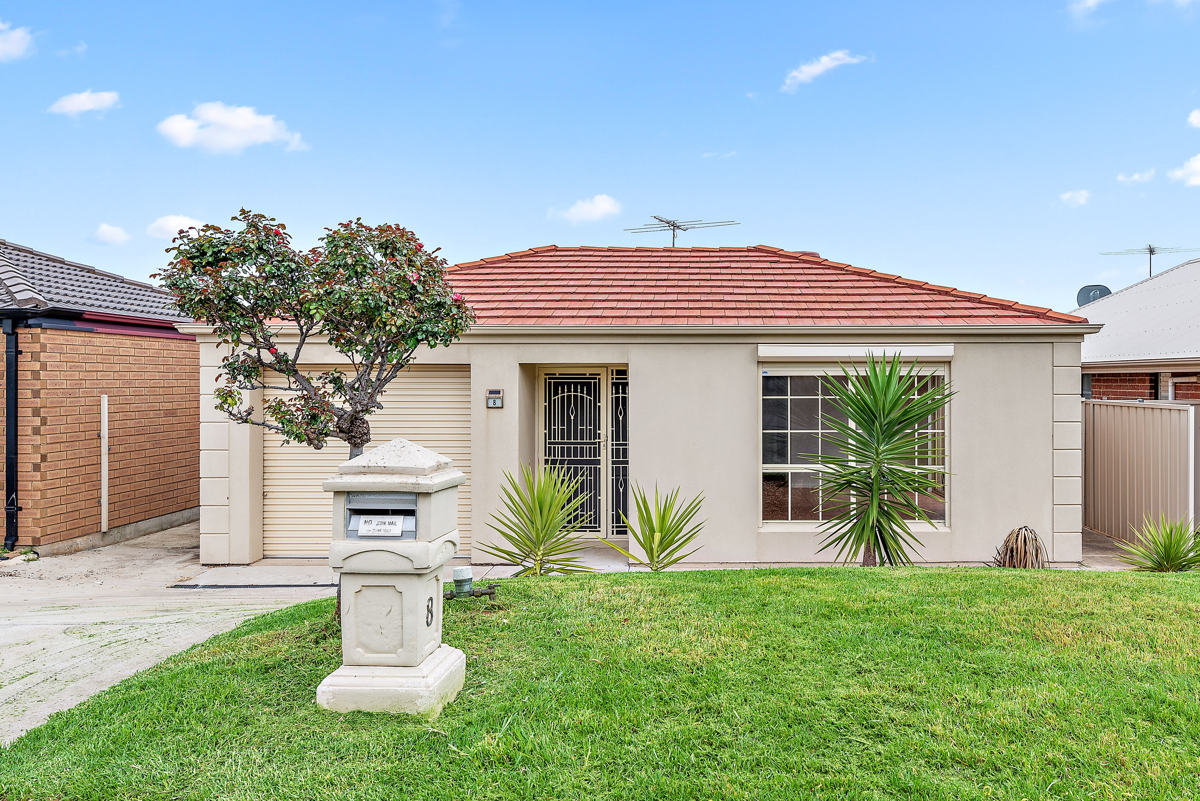 8 Hartland Avenue, Christie Downs SA 5164
