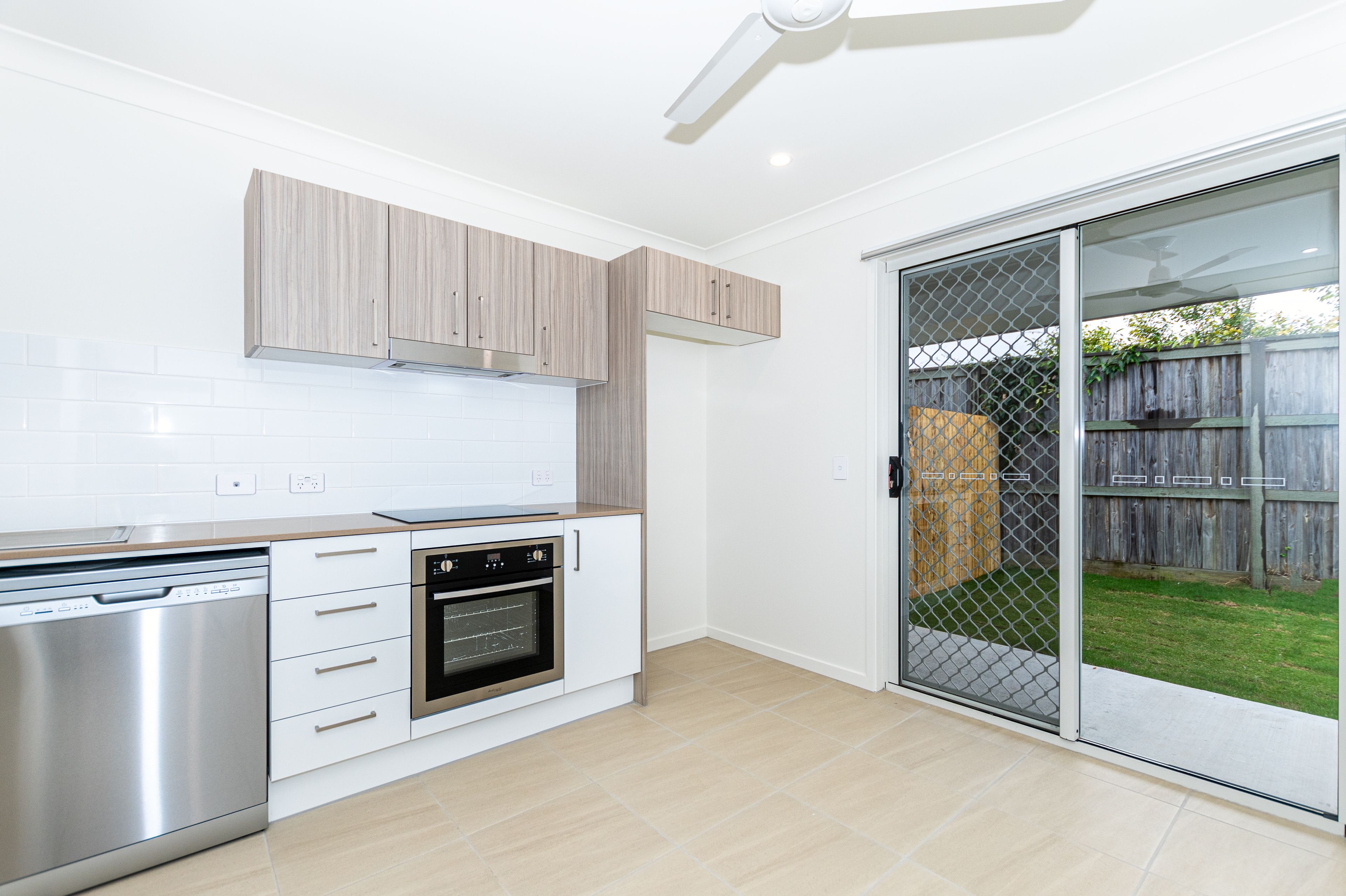 2/32 Grothe Street — photo 8 of 13
