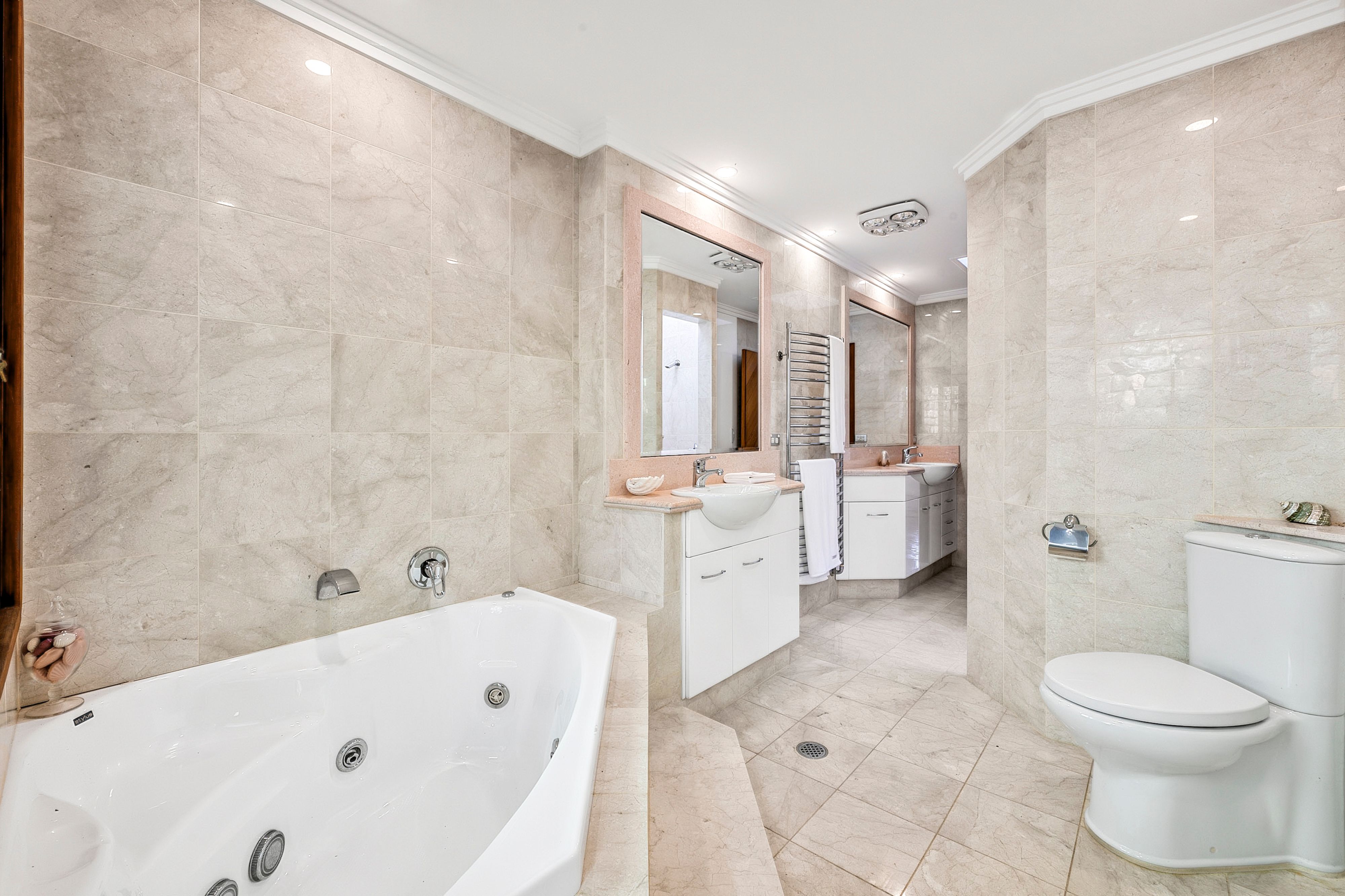 16 Cowan Drive — photo 8 of 16