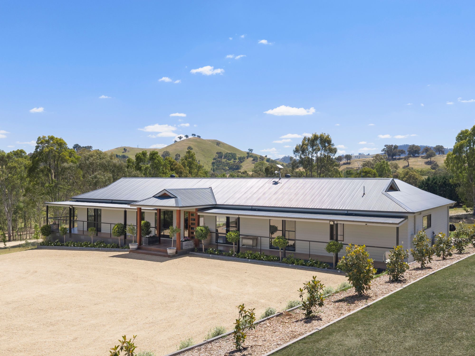 1109 Monkey Gully Road, Goughs Bay, VIC 3723