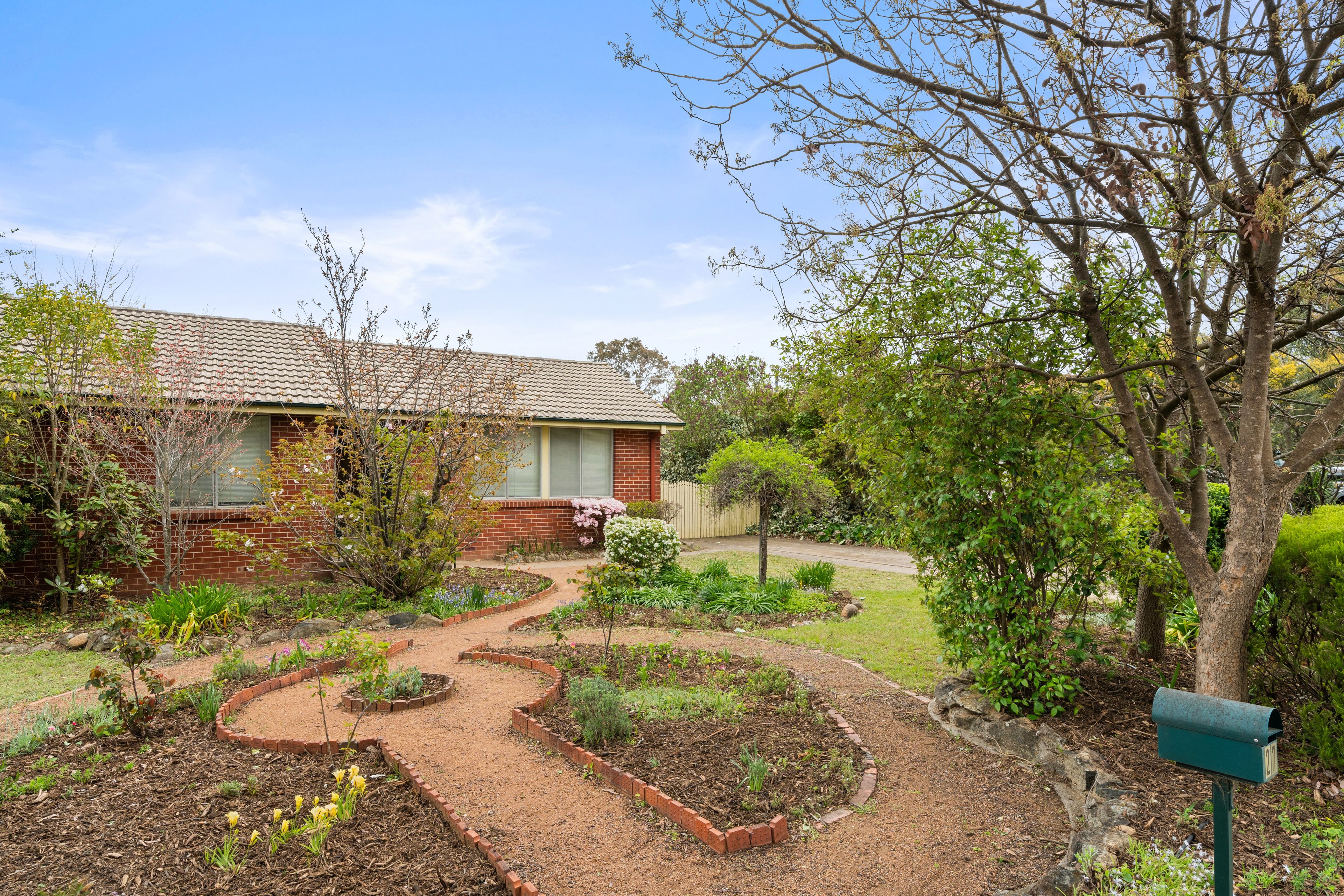 27 MacNaughton Street, Holt ACT 2615