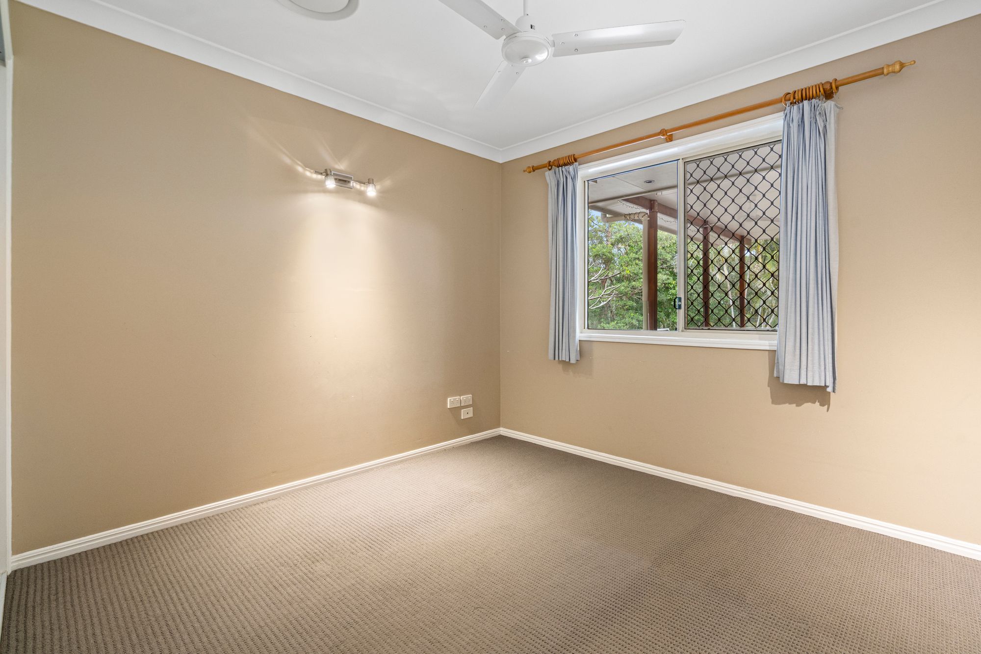 42 Meera Street — photo 16 of 30