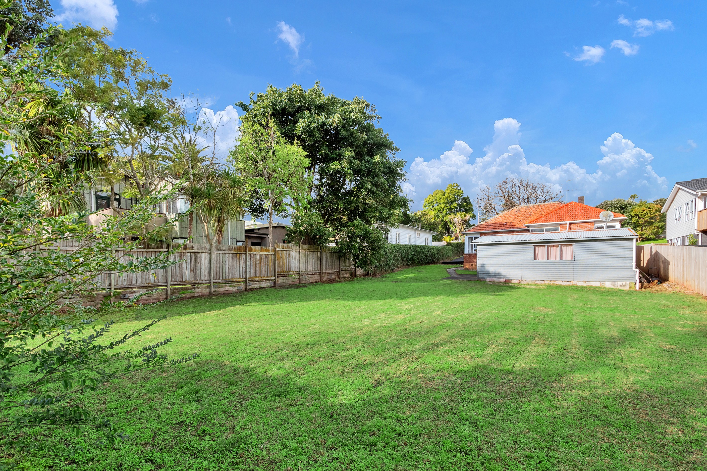 16 Taylor Road, Mangere Bridge, Manukau City