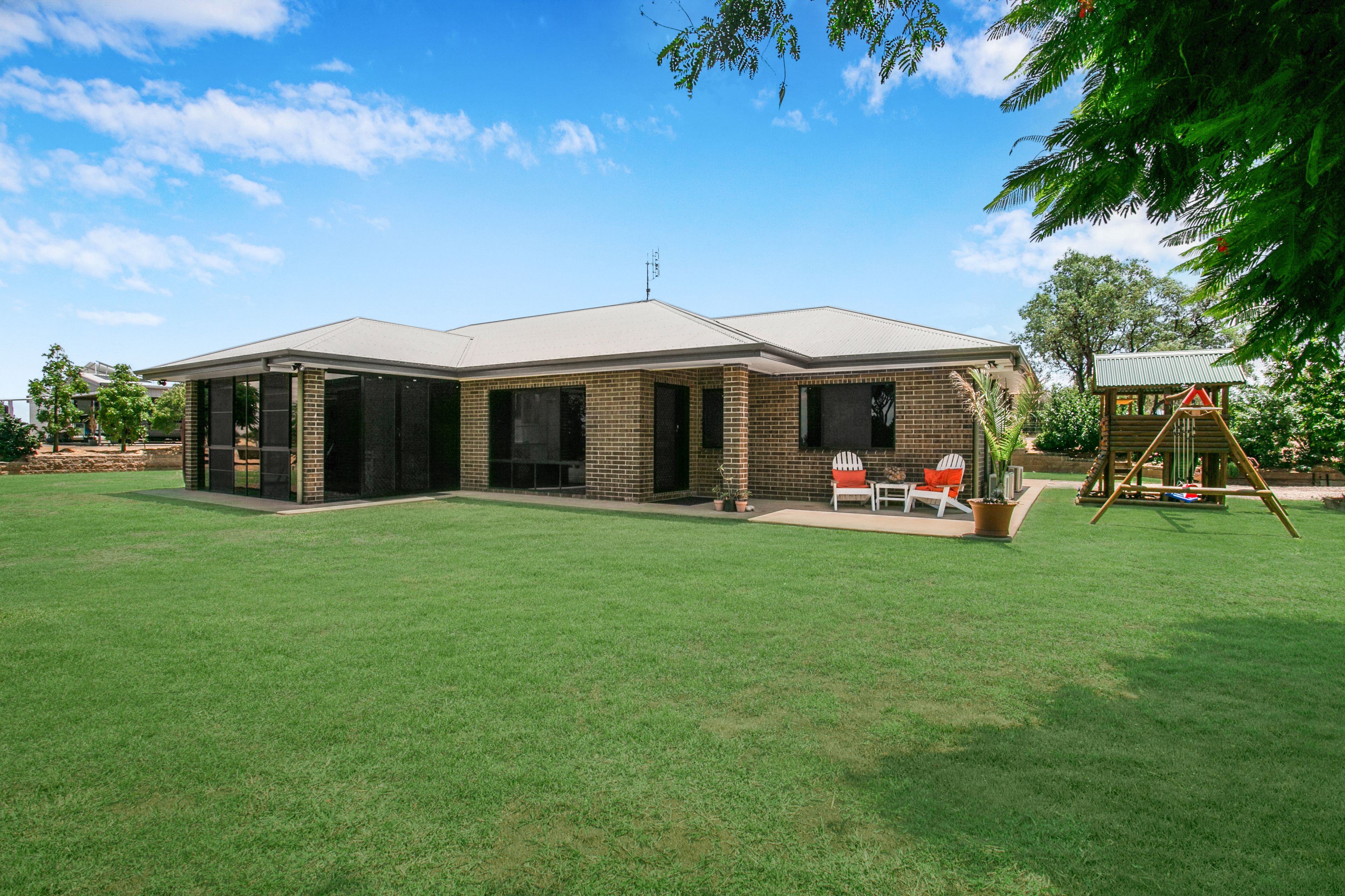 91 Hibernia Road, Capella, QLD 4723