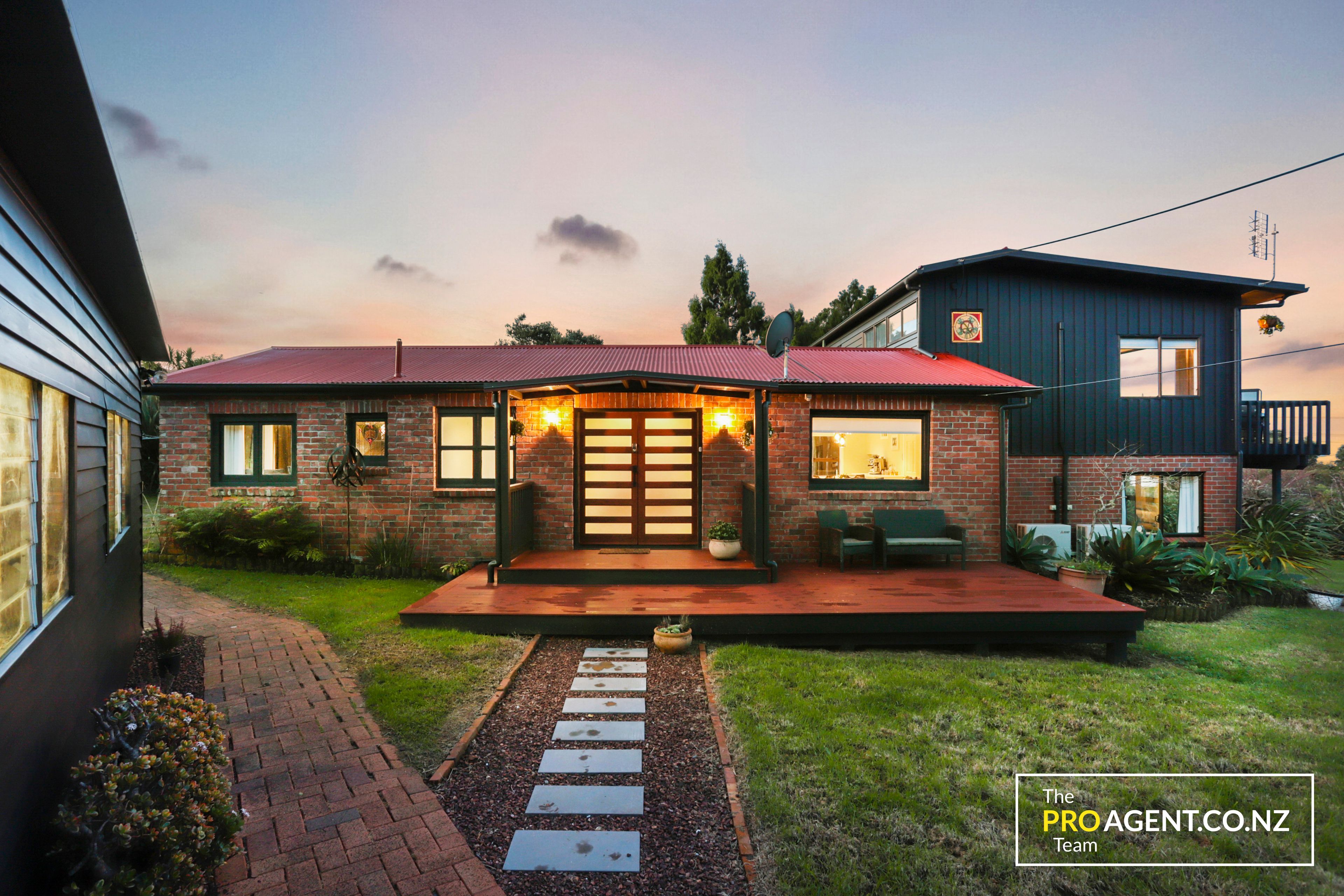 91 Victory Road, Laingholm, Waitakere City