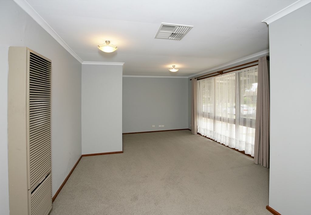 80 Vincent Road, Lake Albert, NSW 2650