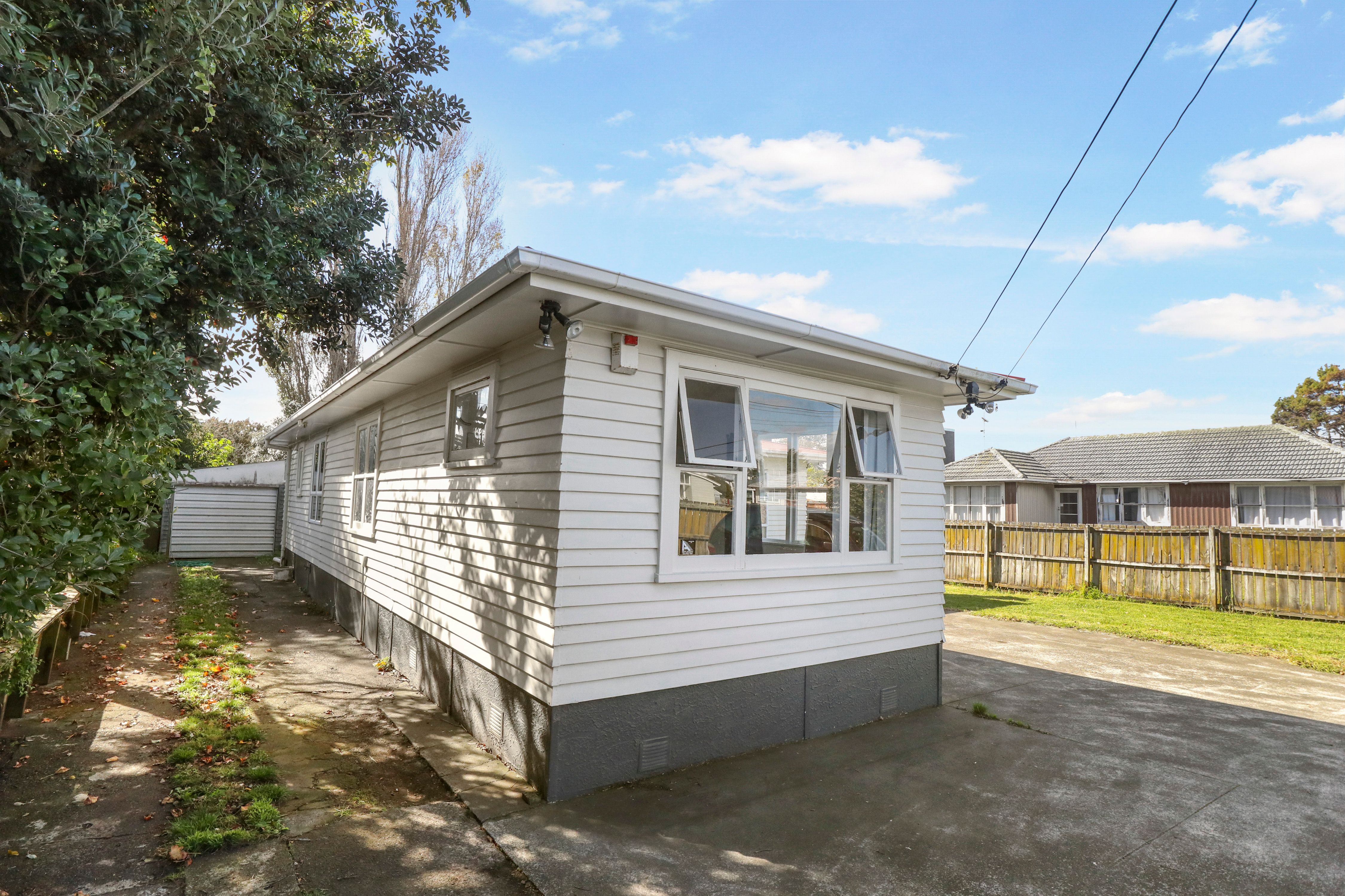 2 Hinau Road, Mangere Bridge, Manukau City