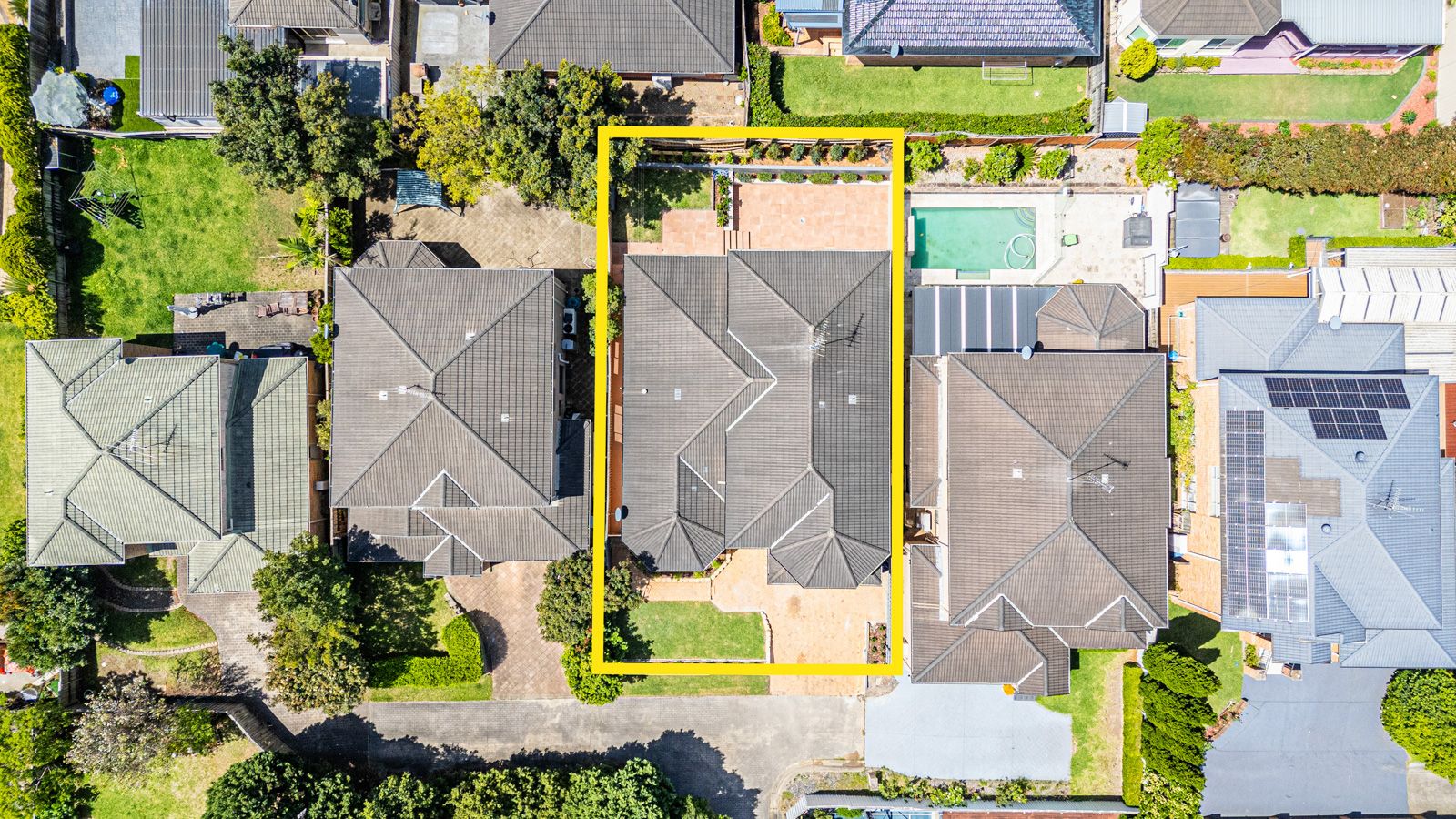15 Valenti Crescent — photo 18 of 18