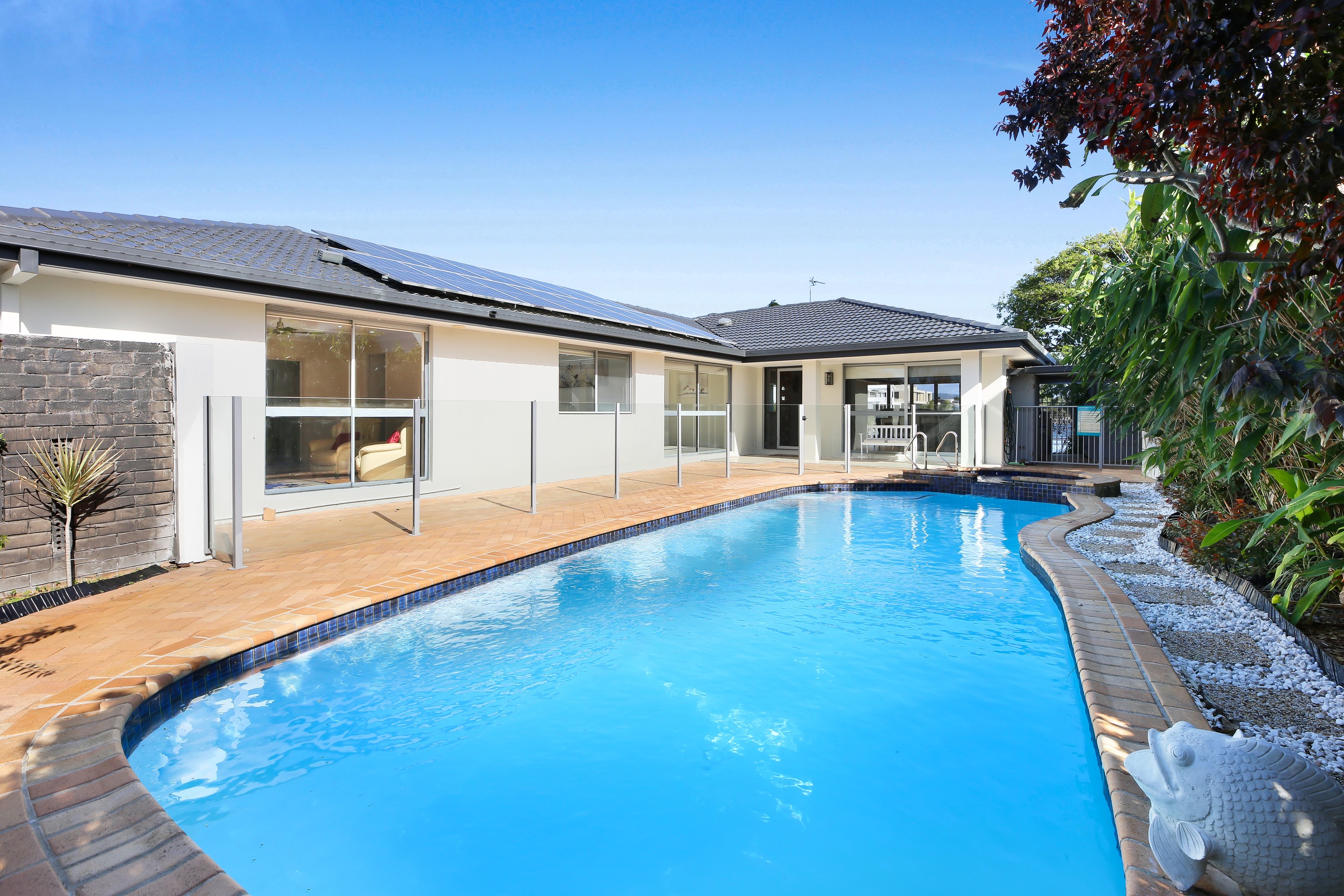 4 Peter Blondell Drive, Mermaid Waters, QLD 4218