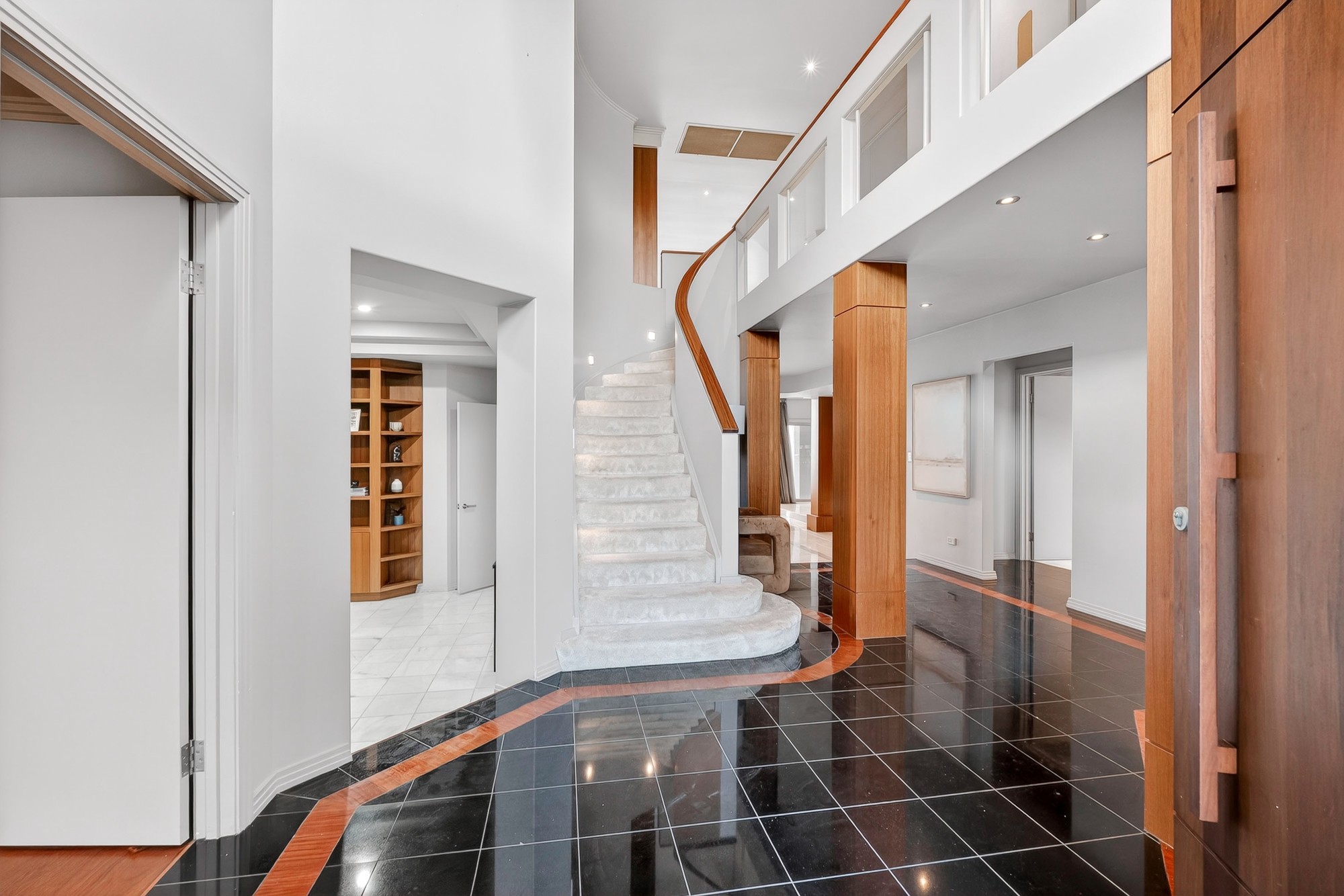 12 San Simeon Drive, Clear Island Waters, QLD 4226