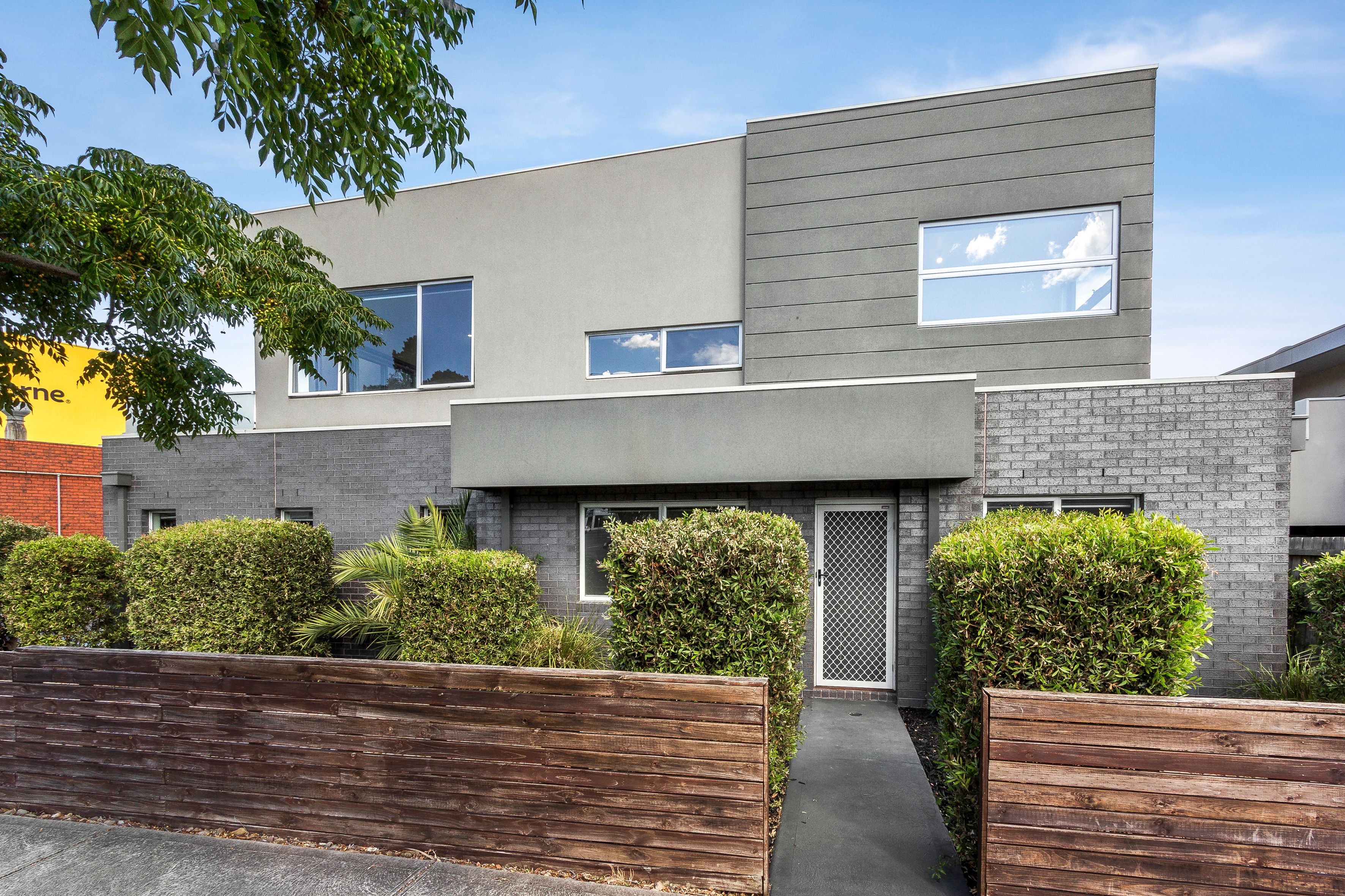 1/1 Gladstone Parade, Glenroy, VIC 3046