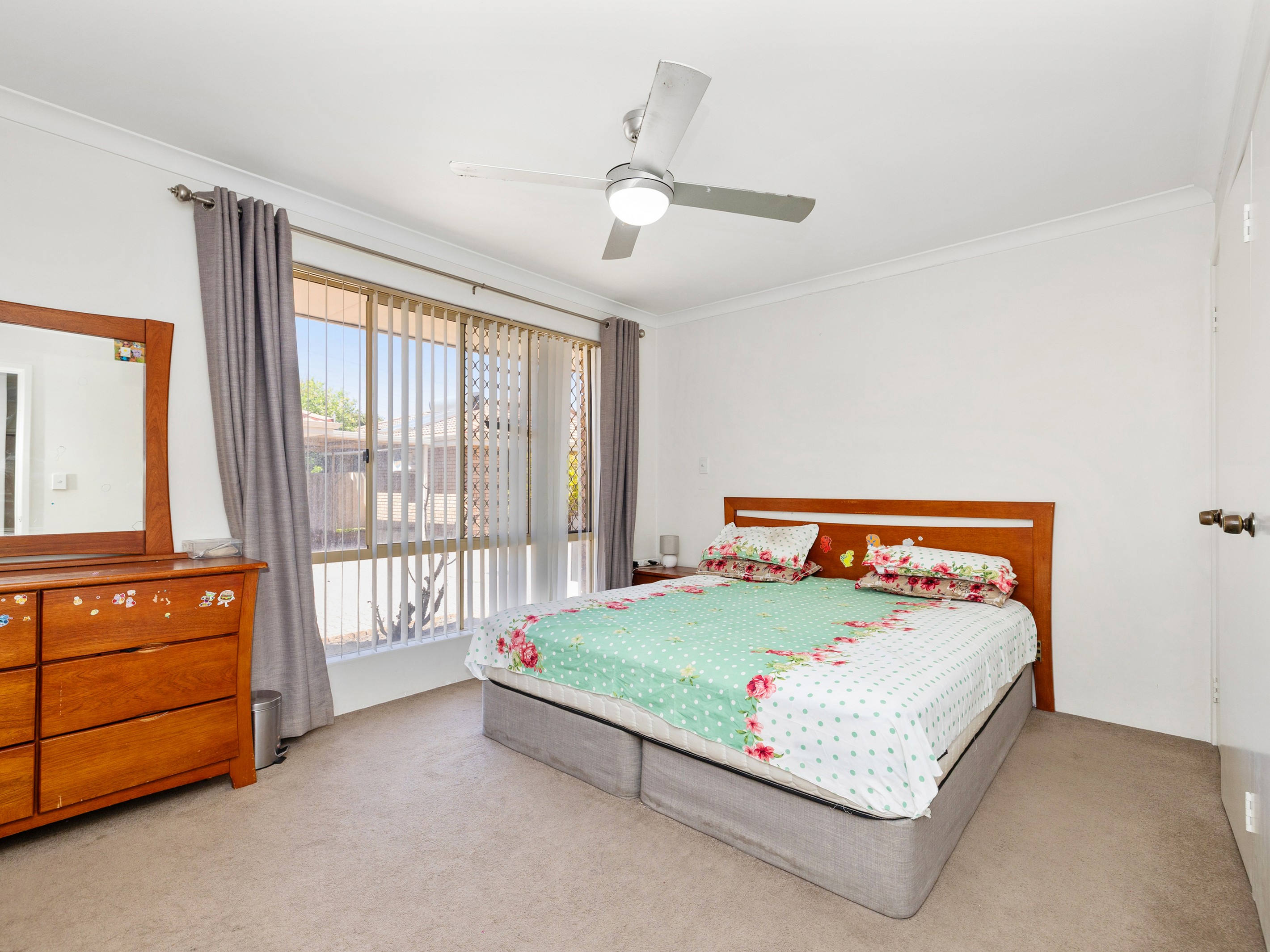 9/152 Hamilton Street, Queens Park, WA 6107