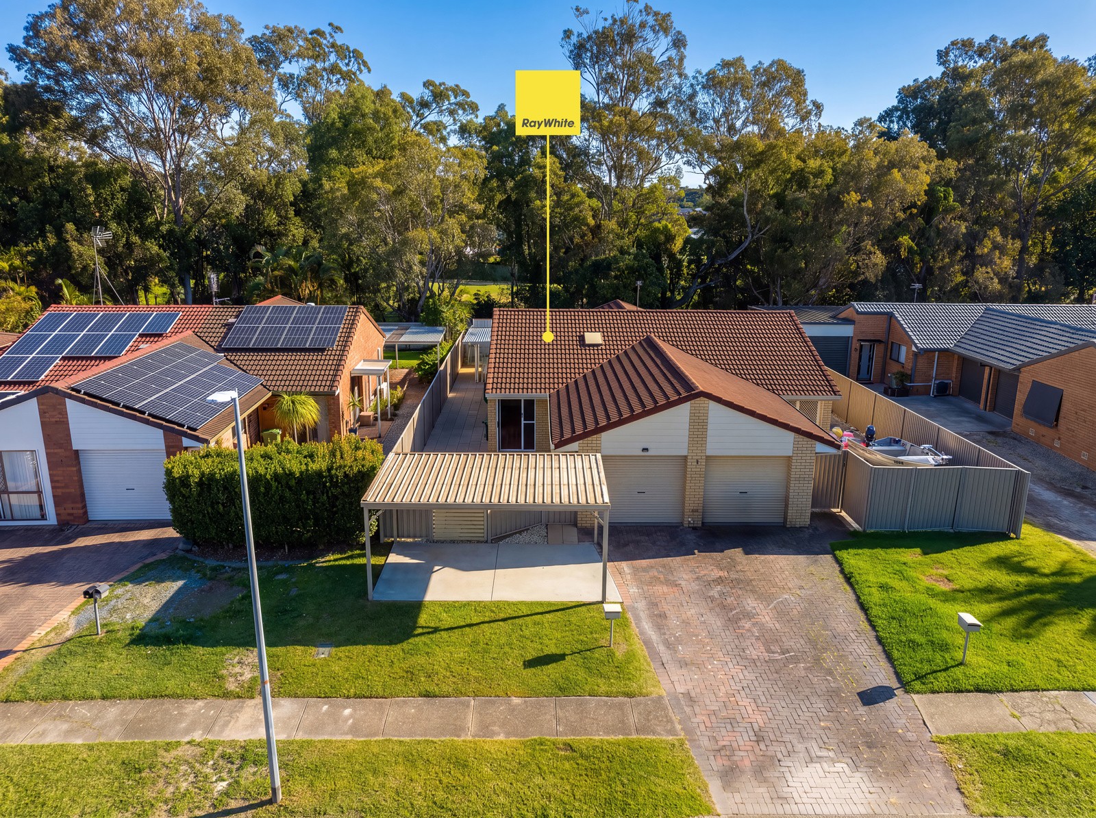 2/9 Telopea Street, Labrador, QLD 4215