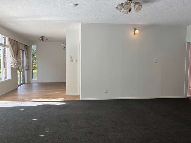 276 Te Atatu Road photo 6