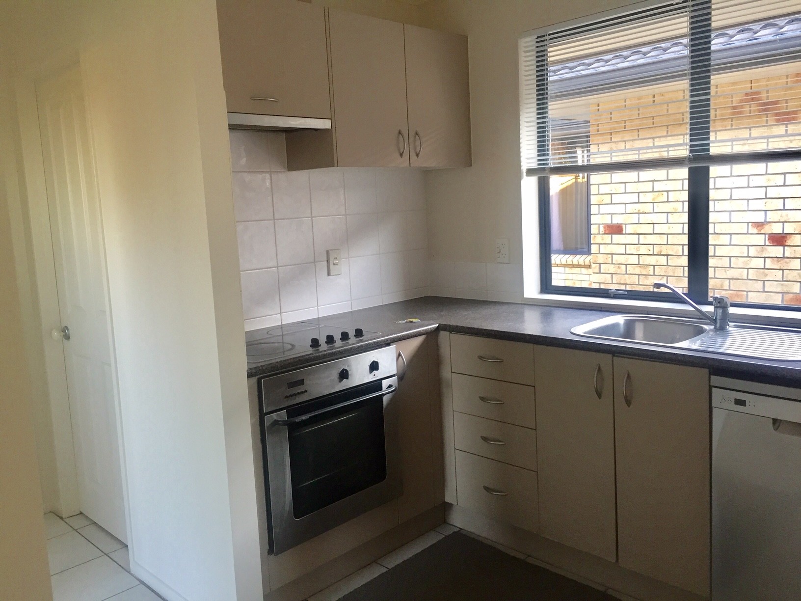 2/9A Araminta Place, Beachlands, Manukau City