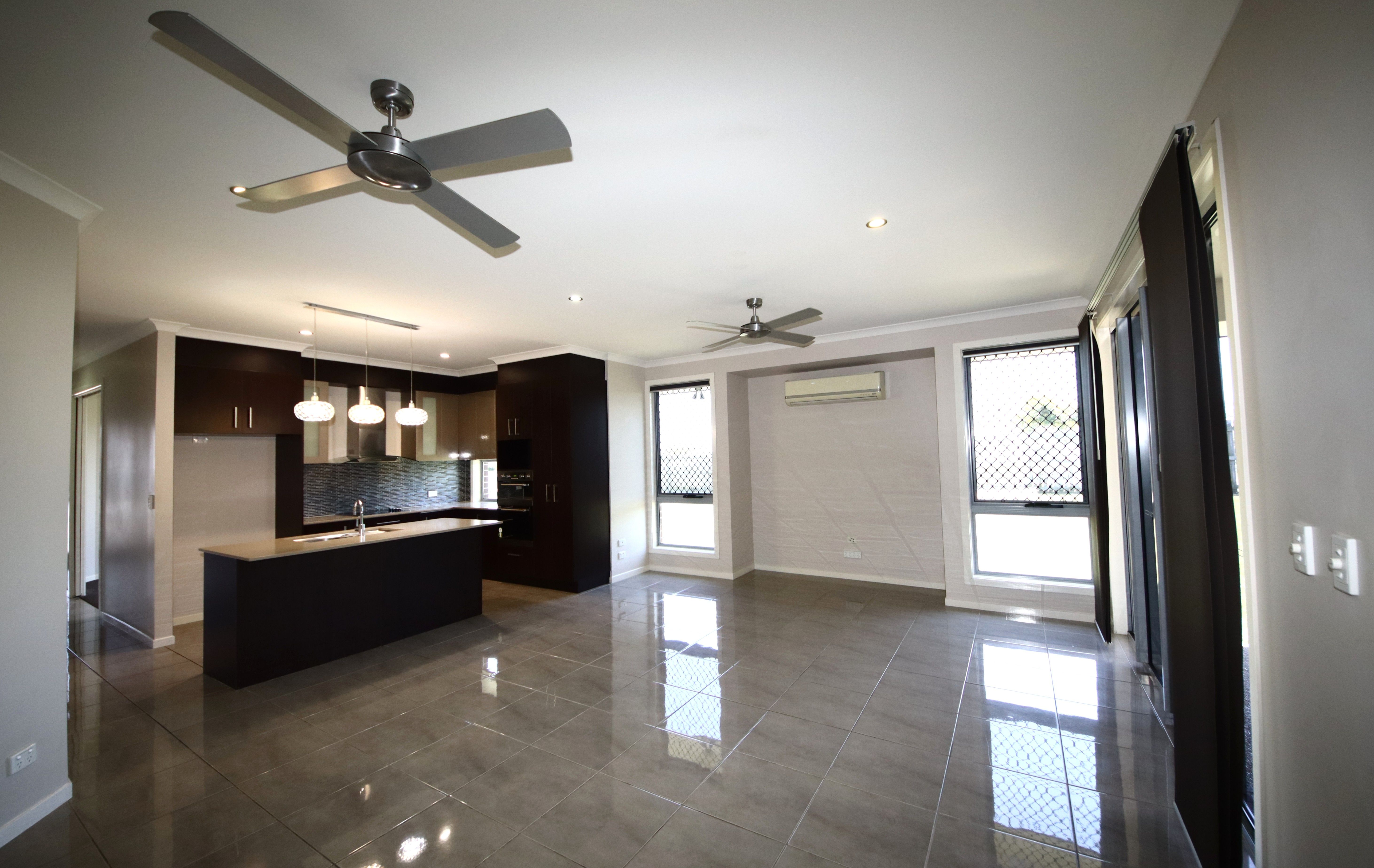 10 Florey Place, Kirkwood, QLD 4680
