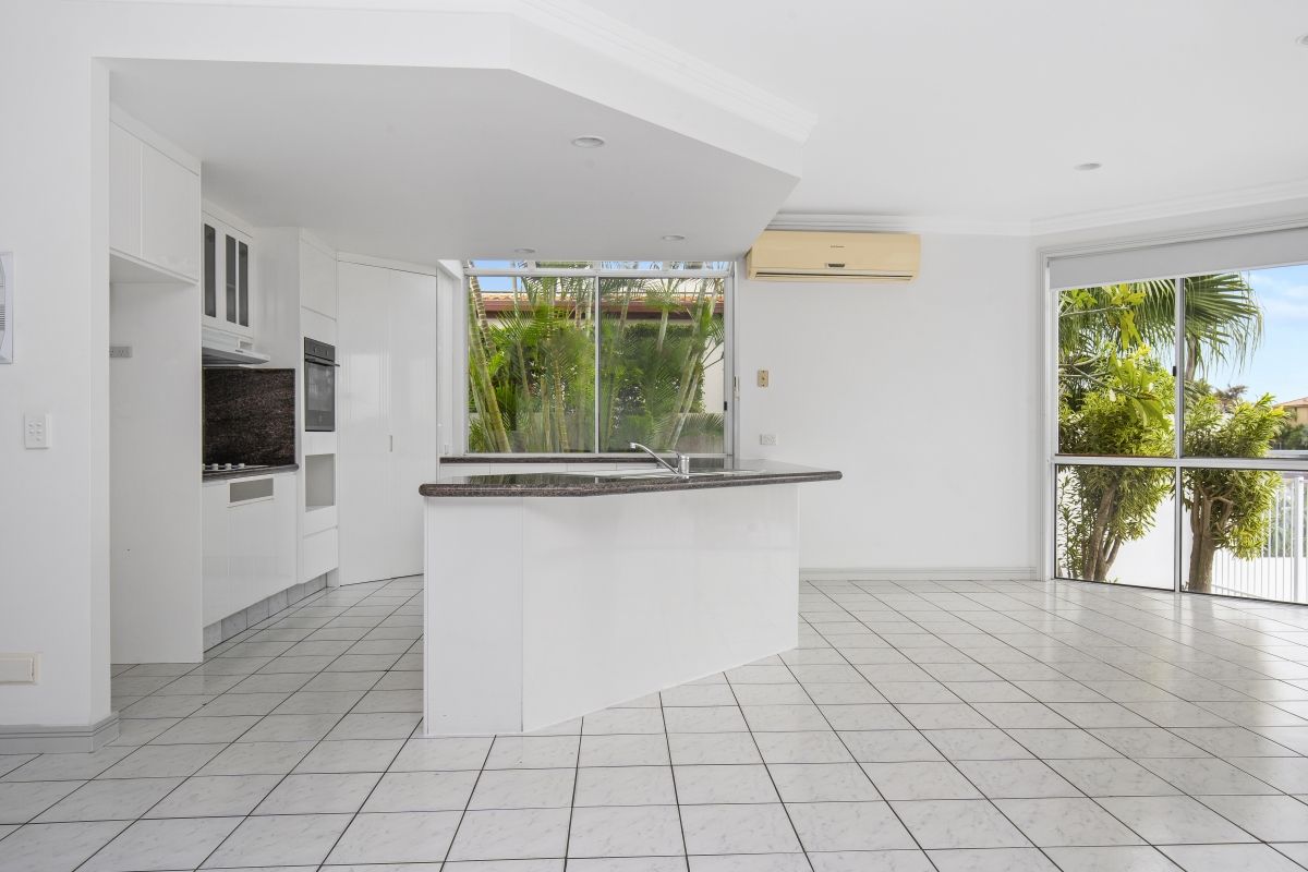 10 Charolais Crescent, Benowa Waters, QLD 4217