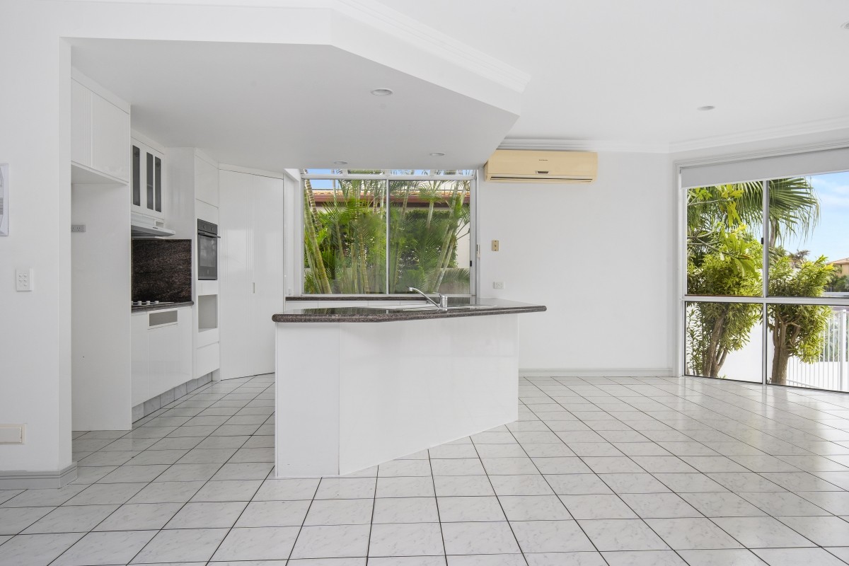10 Charolais Crescent, Benowa Waters, QLD 4217