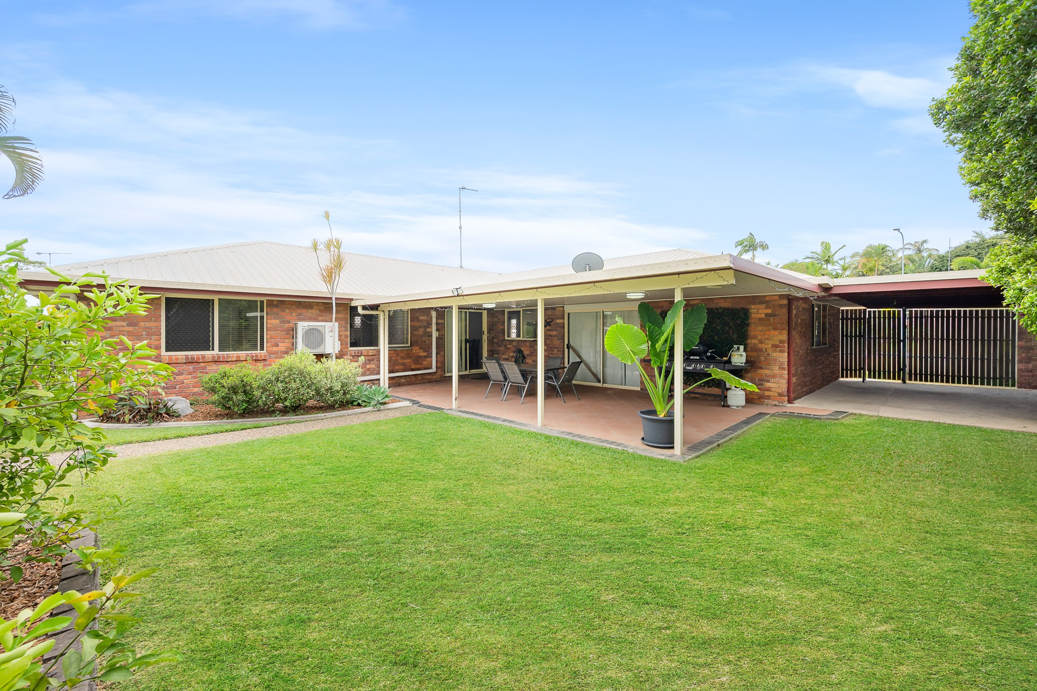 4 Lagoon Court, Clinton, QLD 4680