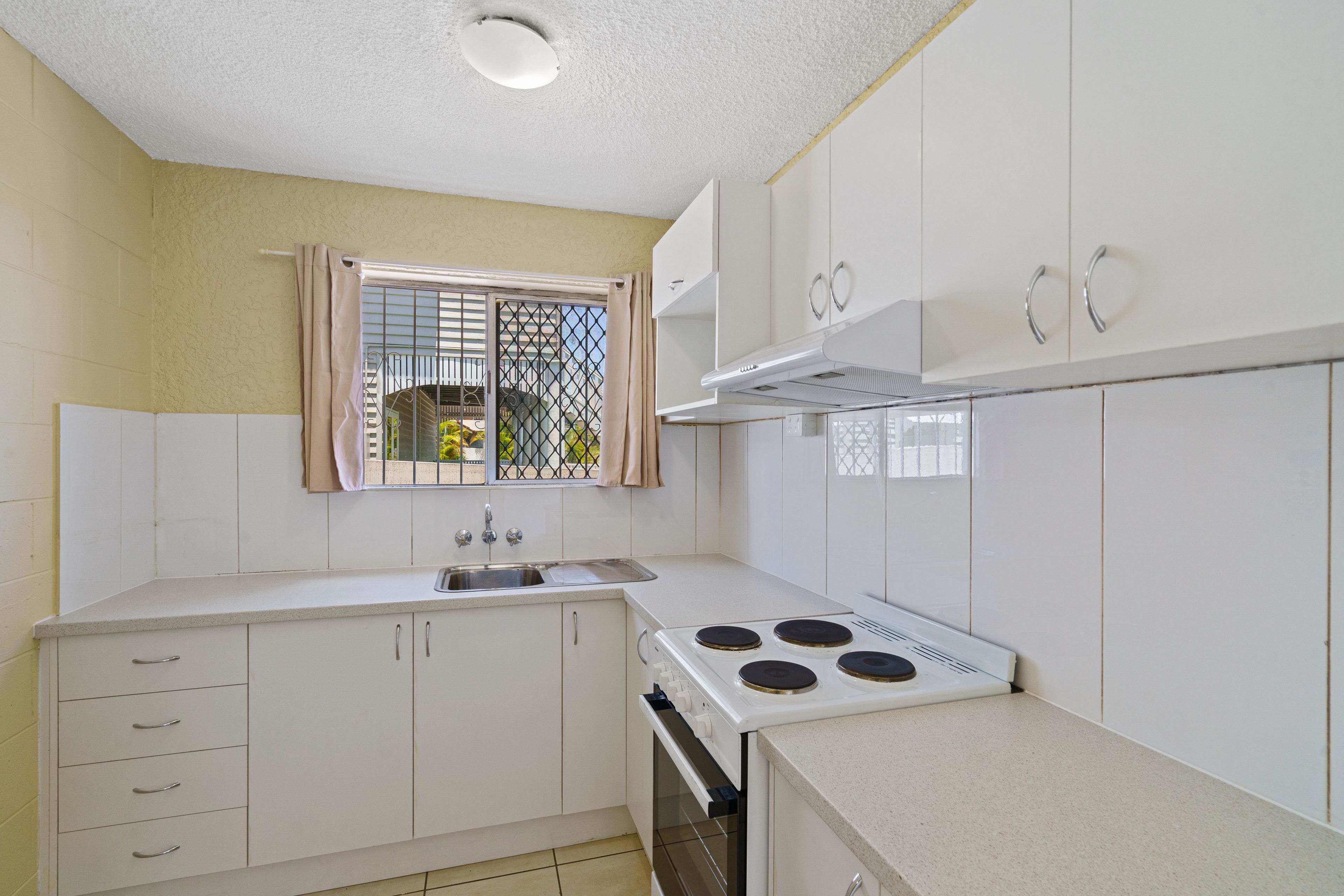 3/22 Holmes Street — photo 4 of 10