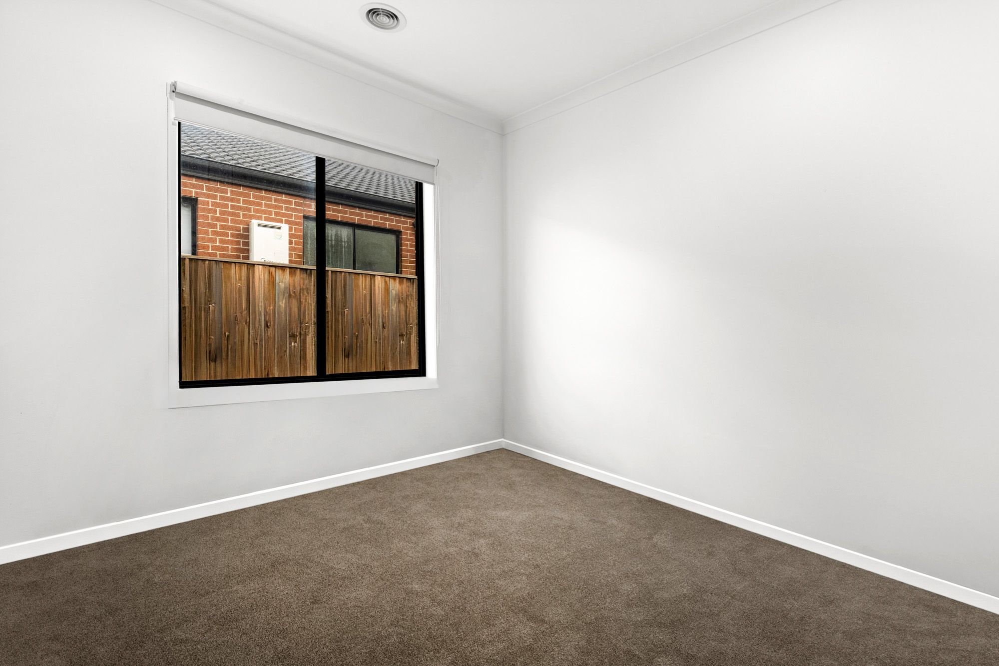 23 Dajarra Avenue — photo 8 of 12