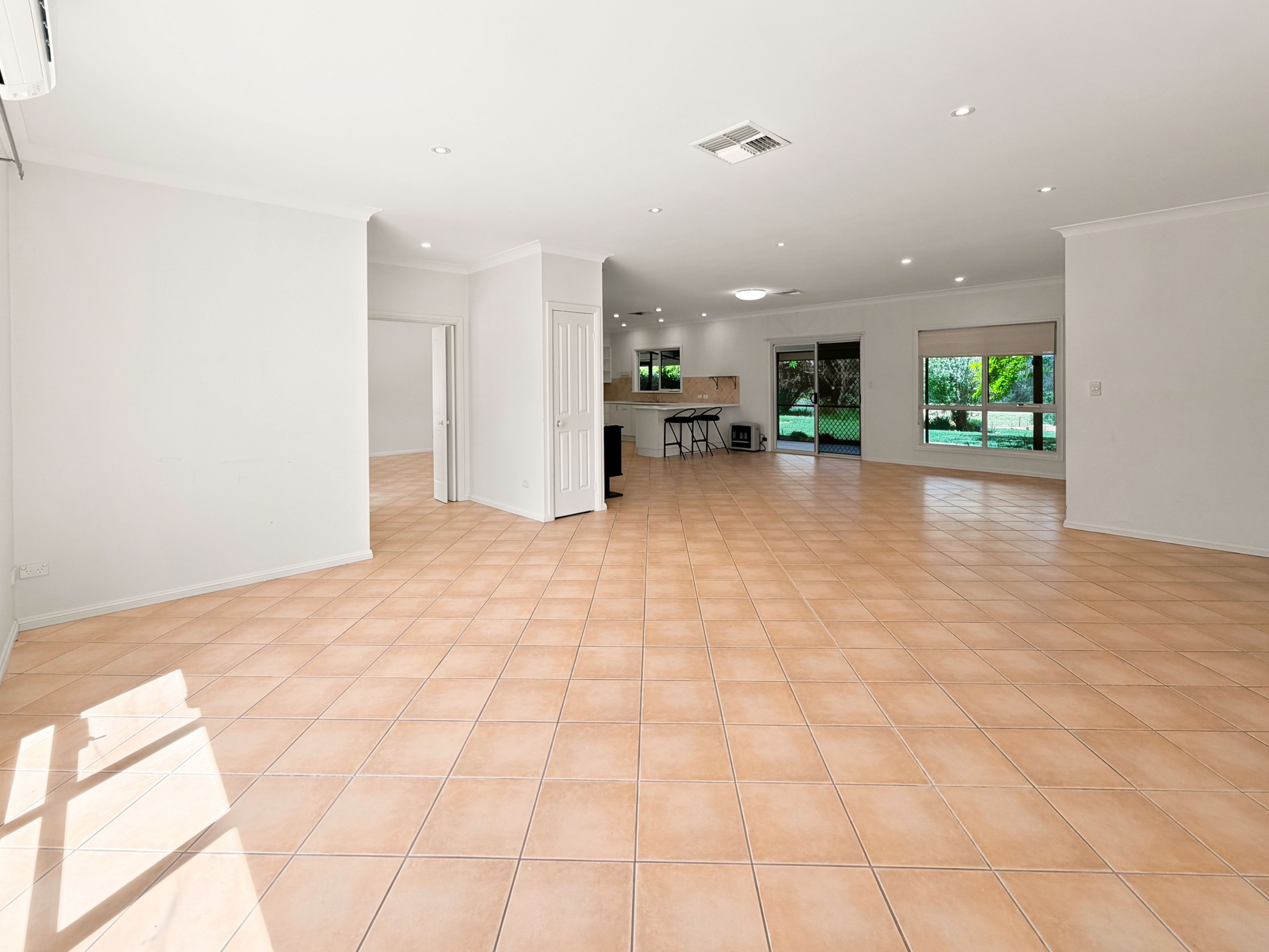 220 Macquarie View Road — photo 5 of 20