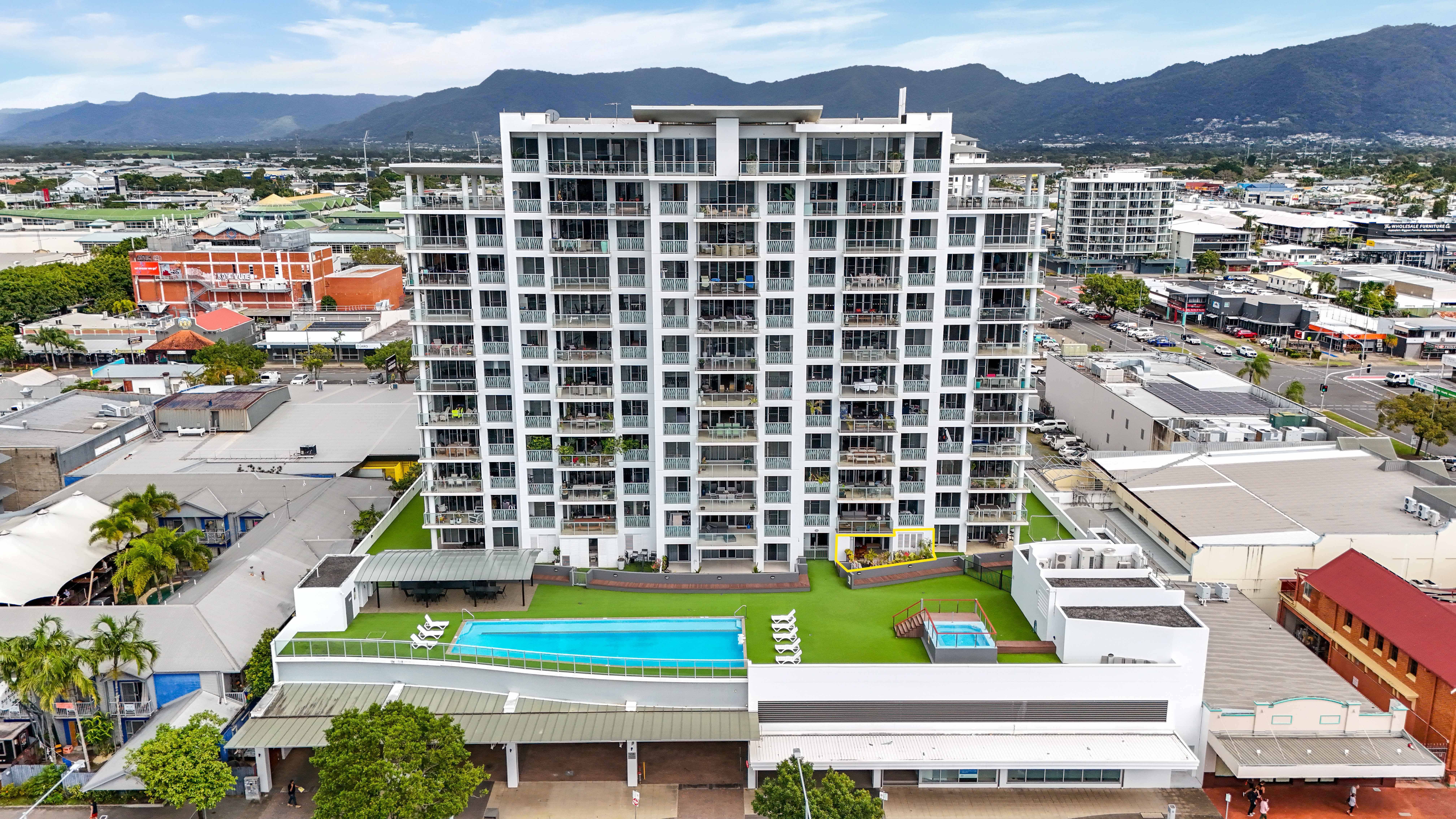 303/123-131 Grafton Street — photo from Ray White Cairns South
