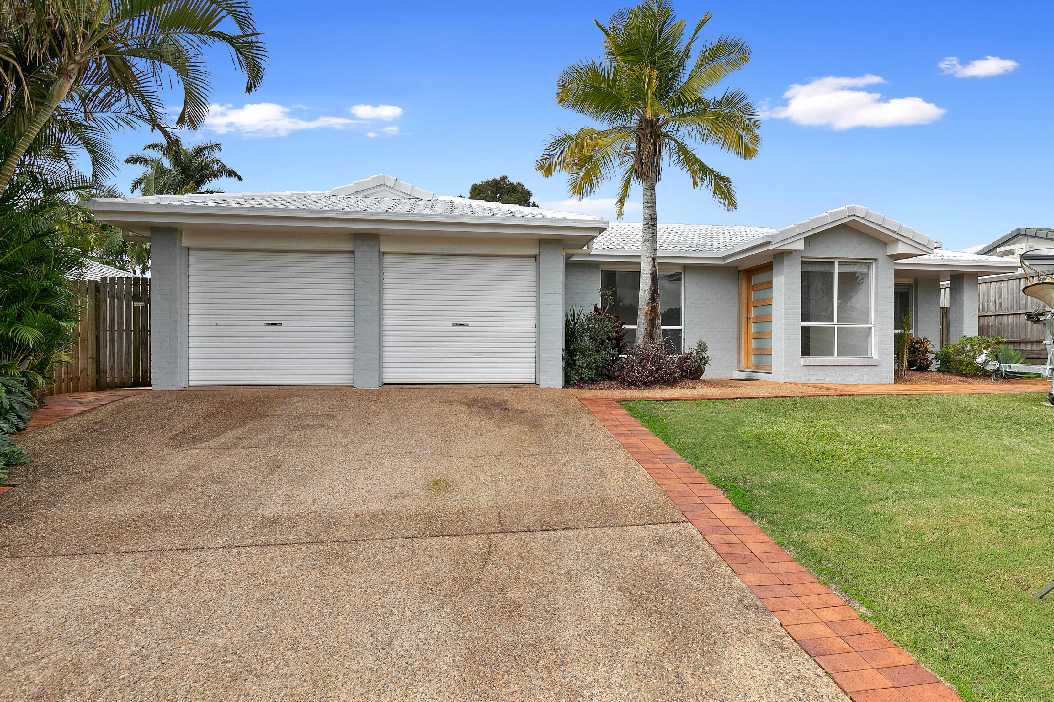 13 Falkirk Parade, Redland Bay QLD 4165