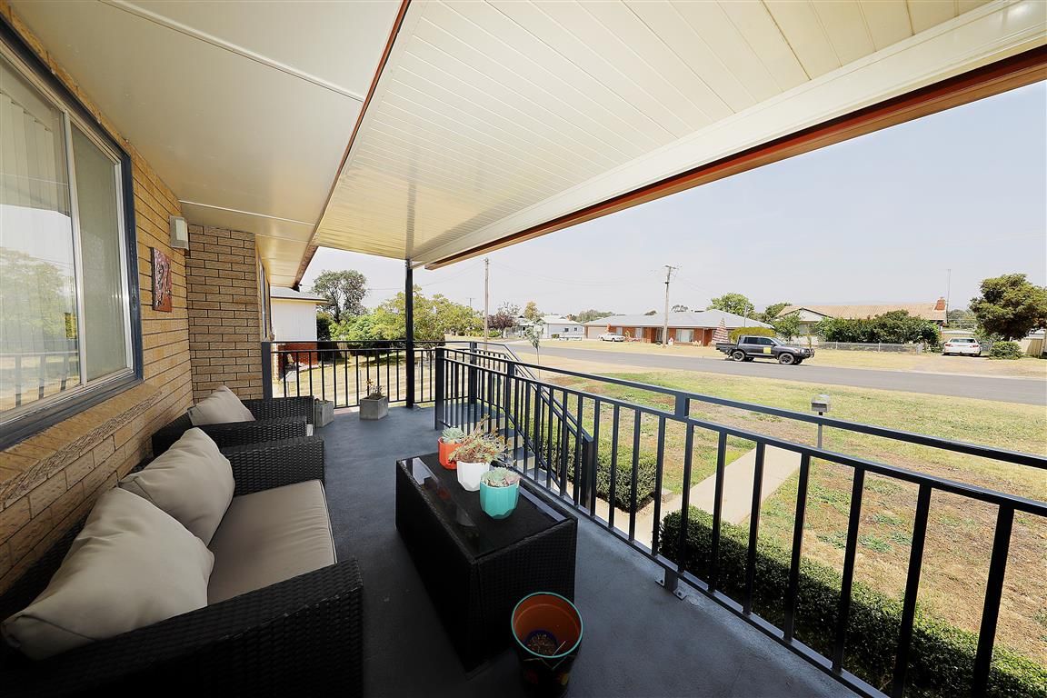 27 Sydney Street, Tumut, NSW 2720