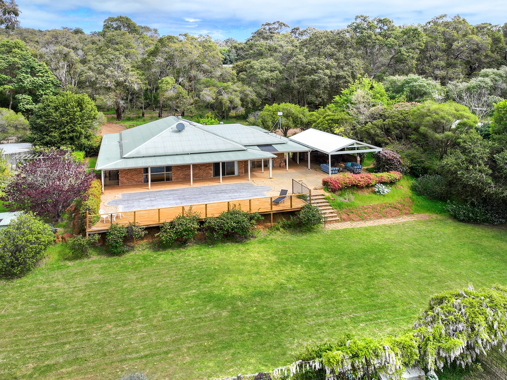 27 Ridgeway Drive, Quedjinup, WA 6281