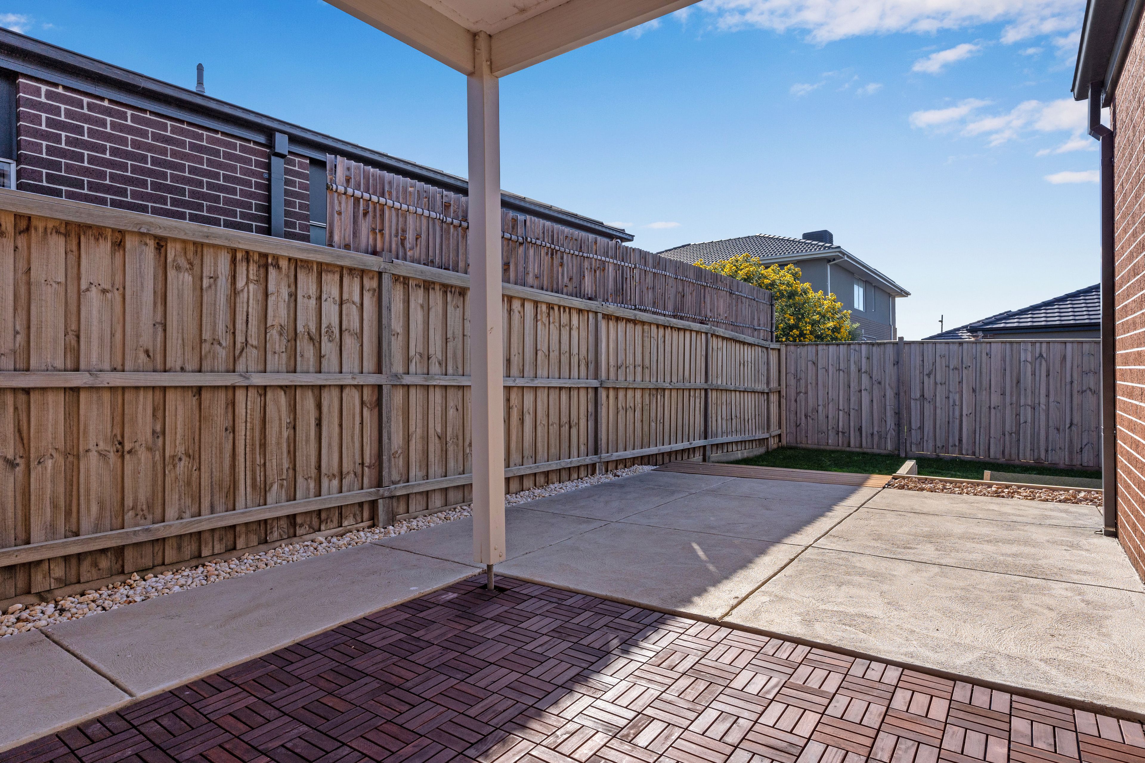 6 Lamaro Way — photo 9 of 10