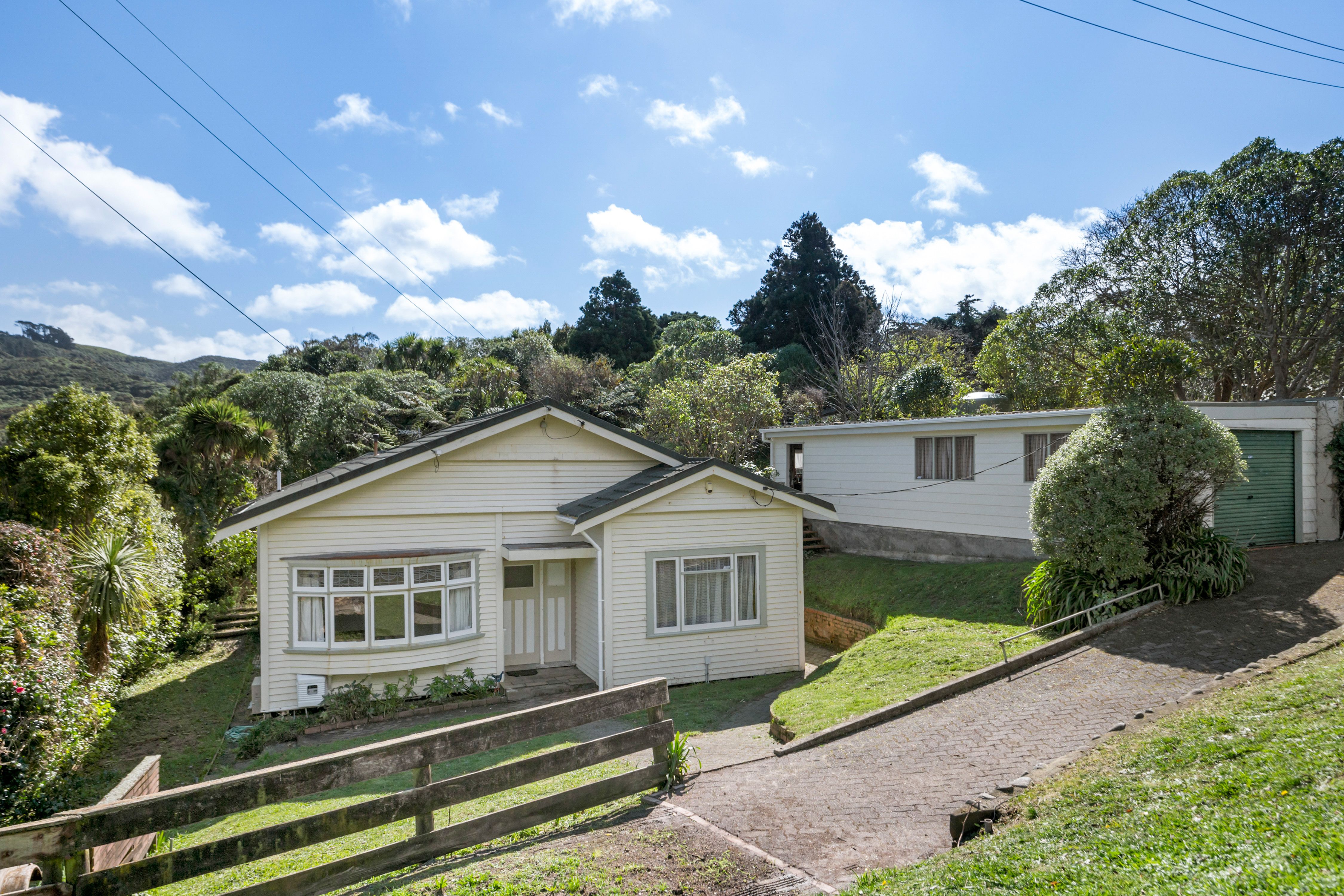 77 Korokoro Road, Korokoro, Lower Hutt City