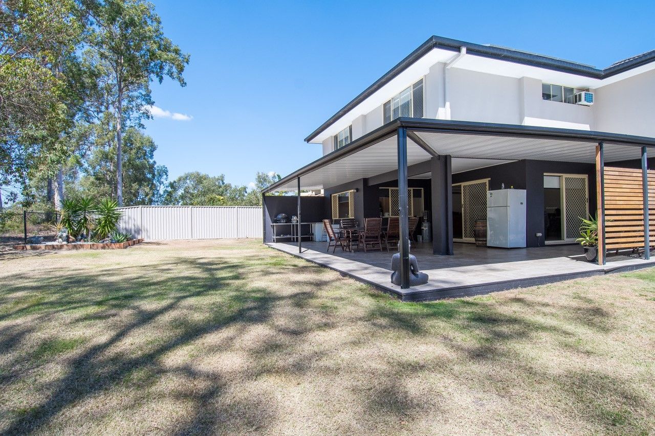 8 Golden Bear Drive, Arundel QLD 4214
