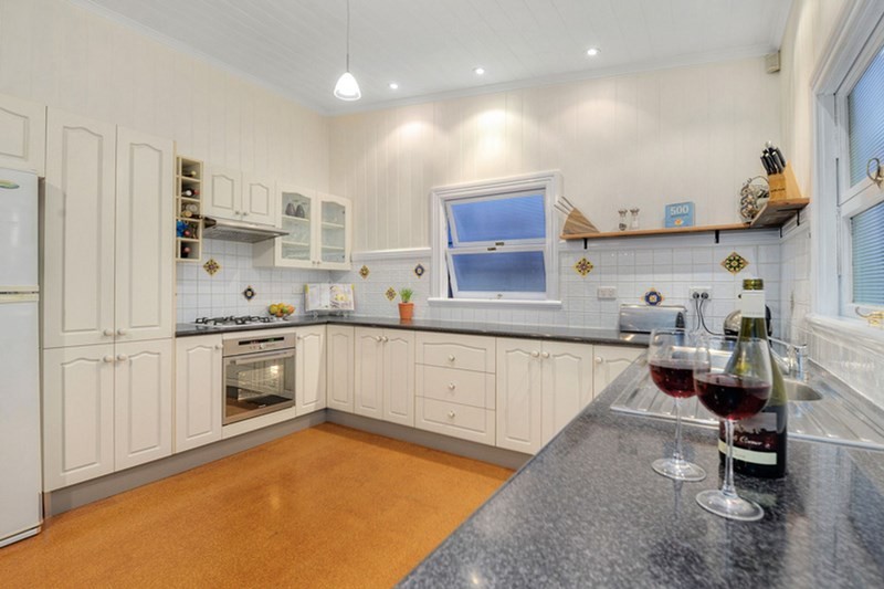 2 Lower Clifton Terrace, Red Hill, QLD 4059