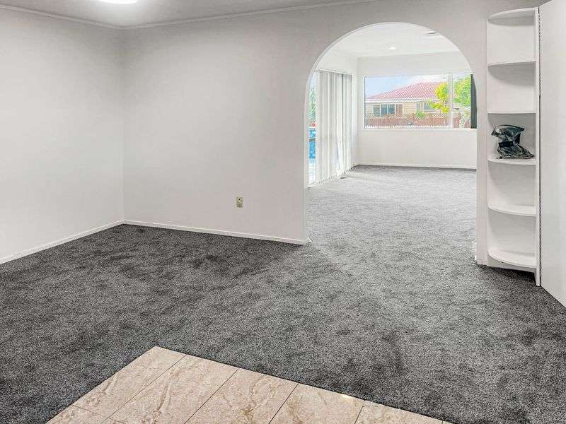 51 Alabaster Drive photo 3