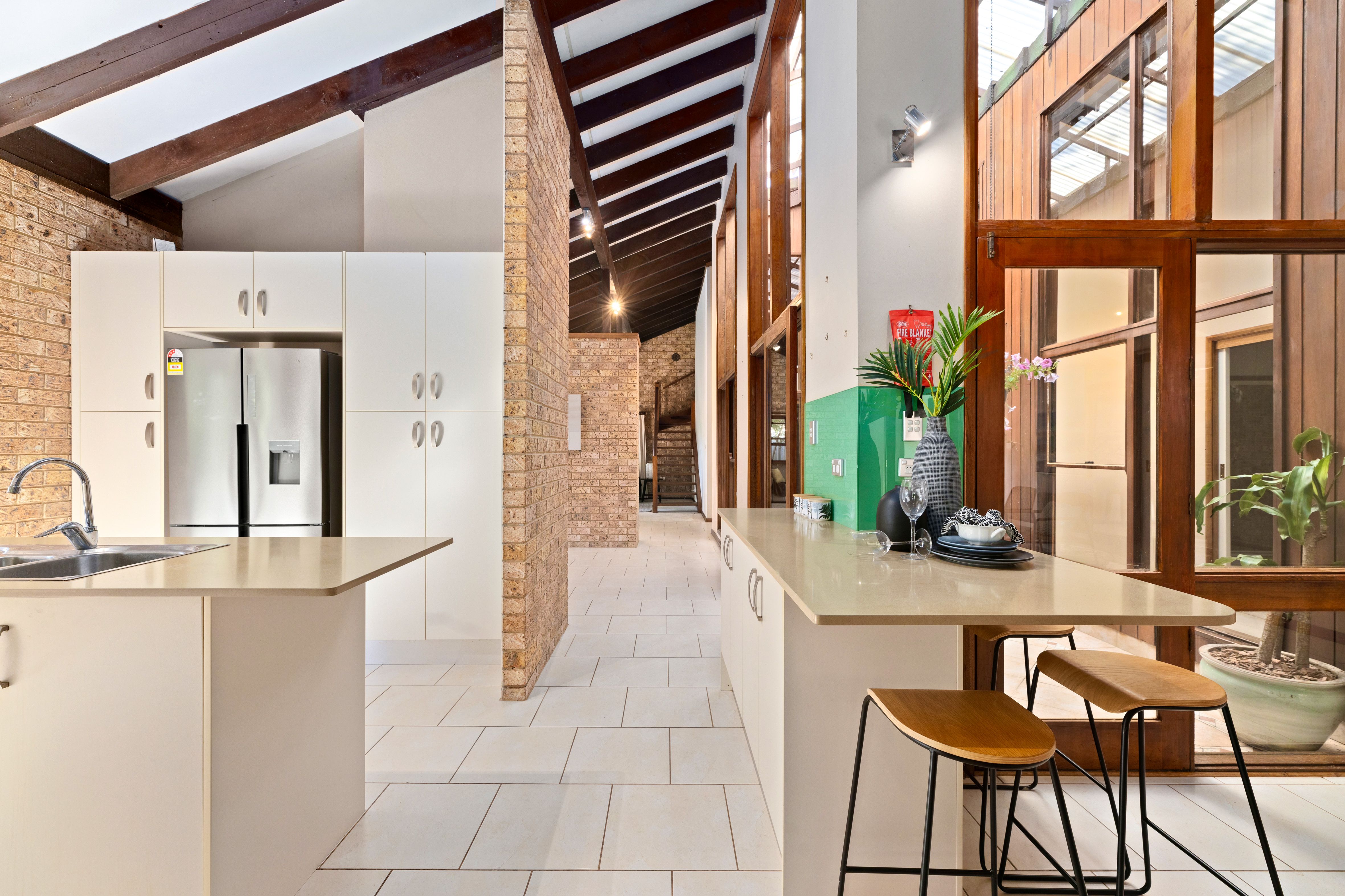 10 Lara Close, Illawong NSW 2234