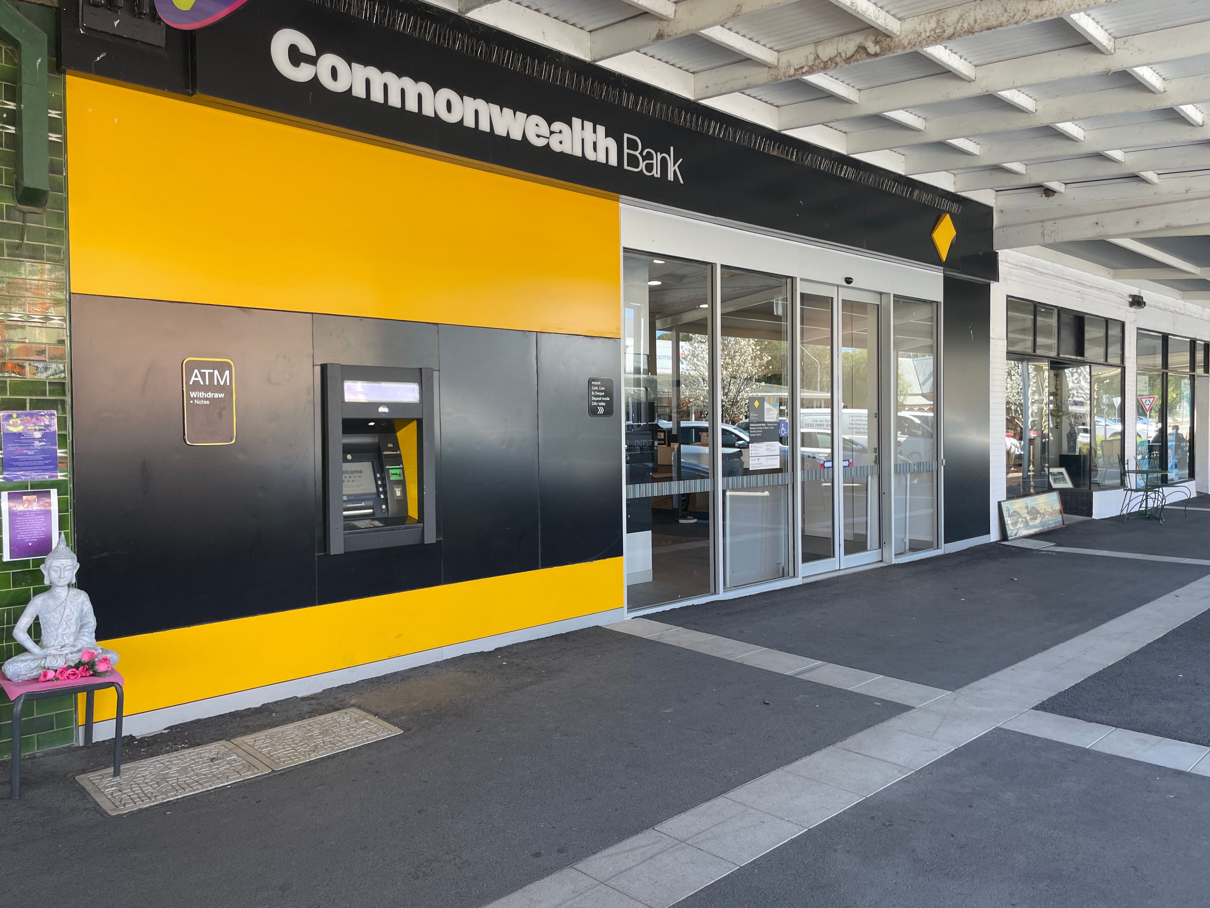 CBA Building 31 Napier Street, Deniliquin, NSW 2710 - Sold Retail - Ray ...