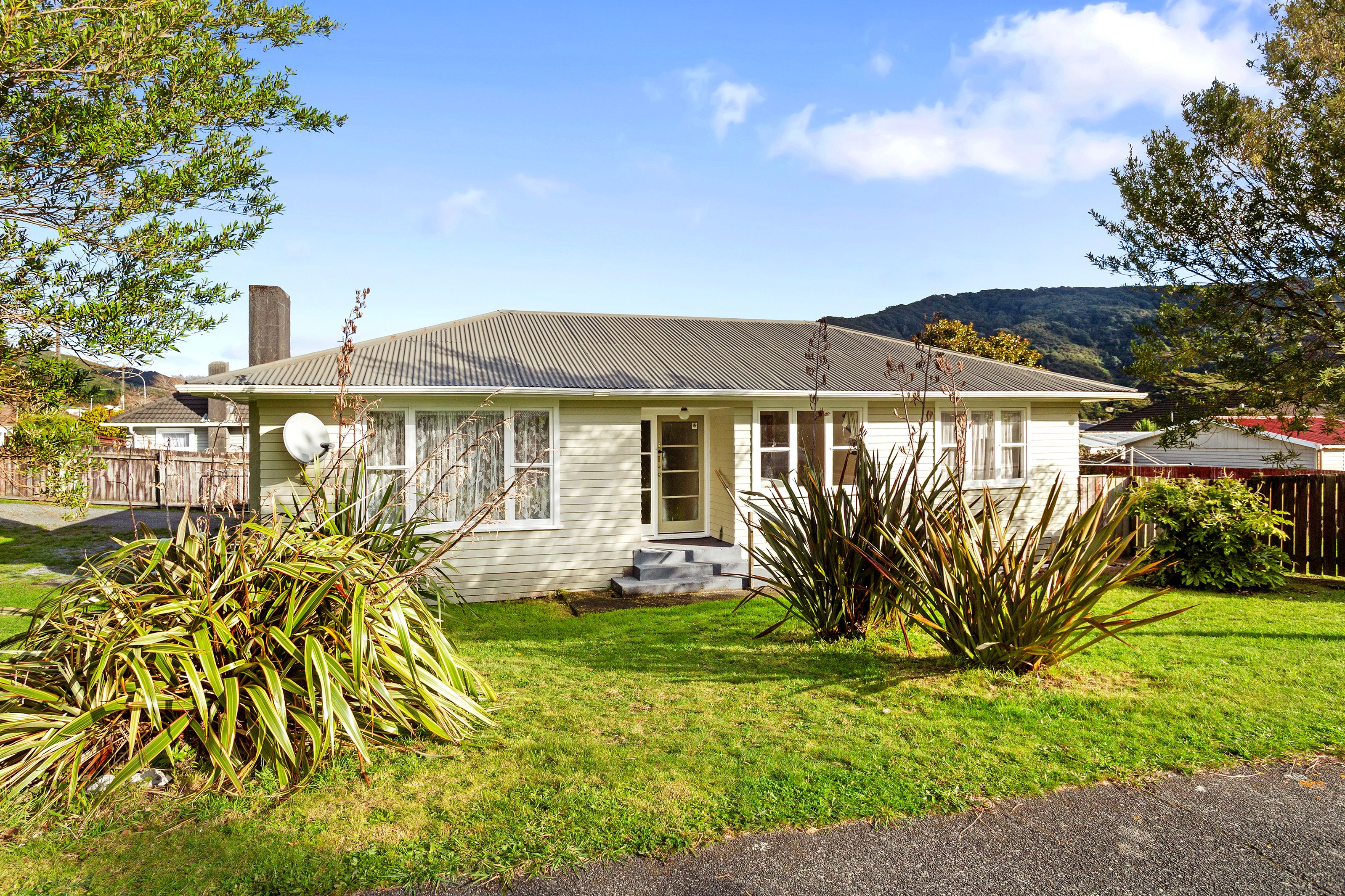 50 Coast Road, Wainuiomata, Lower Hutt City