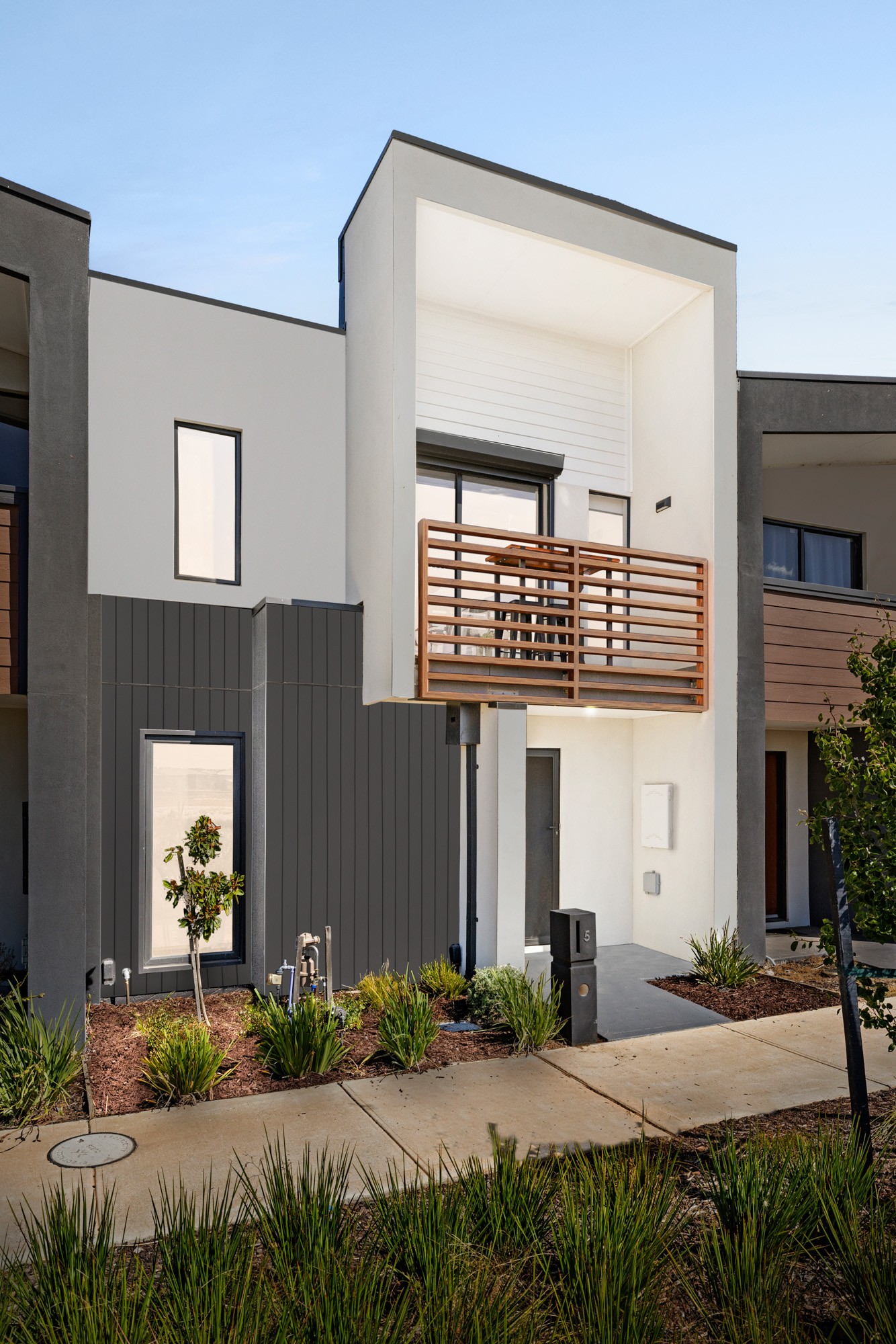 5 Prune Walk, MANOR LAKES, VIC 3024