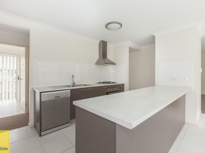 31 Valentine Circuit, Augustine Heights, QLD 4300