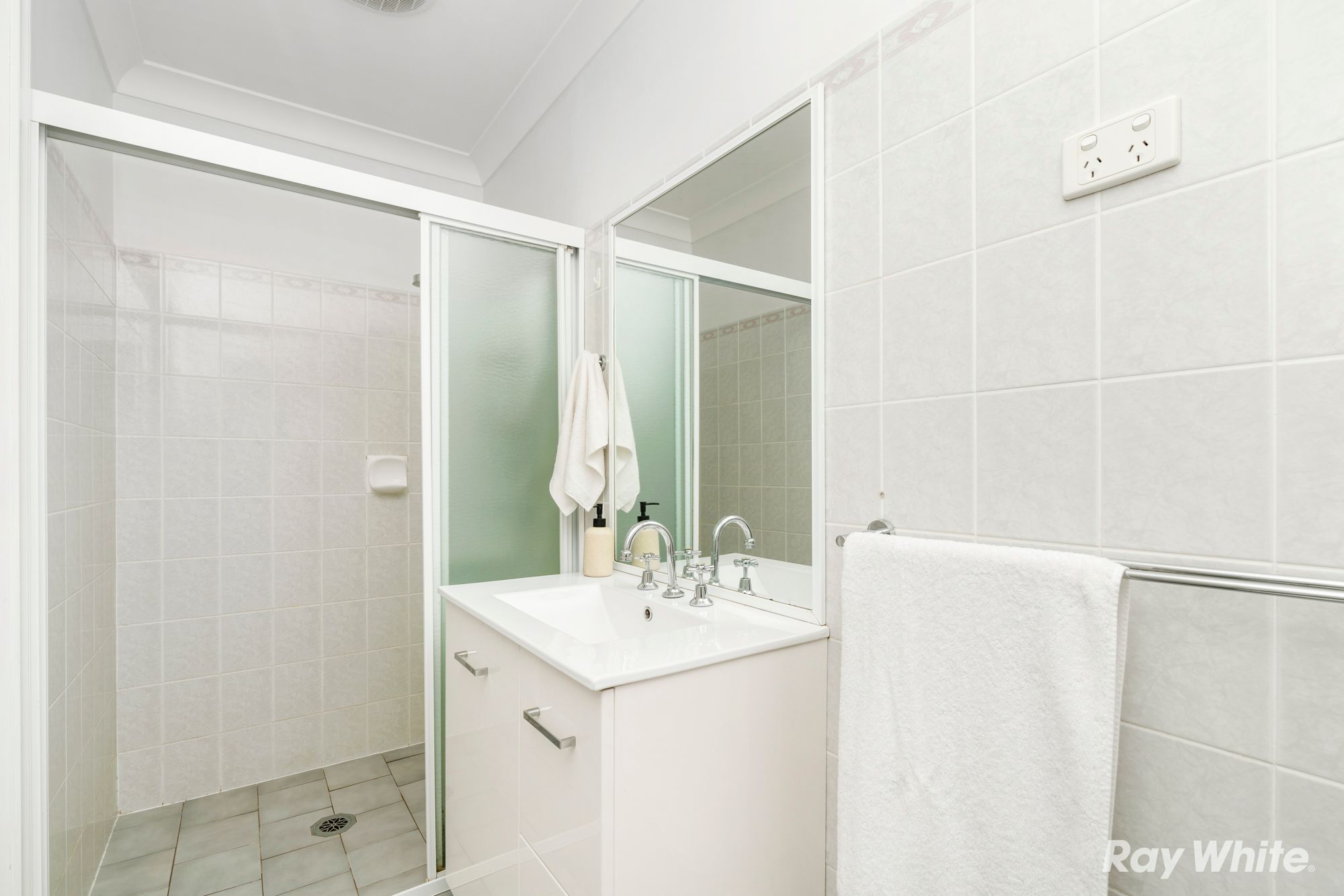 17 Bourkelands Drive, Bourkelands, NSW 2650 House for Sale Ray