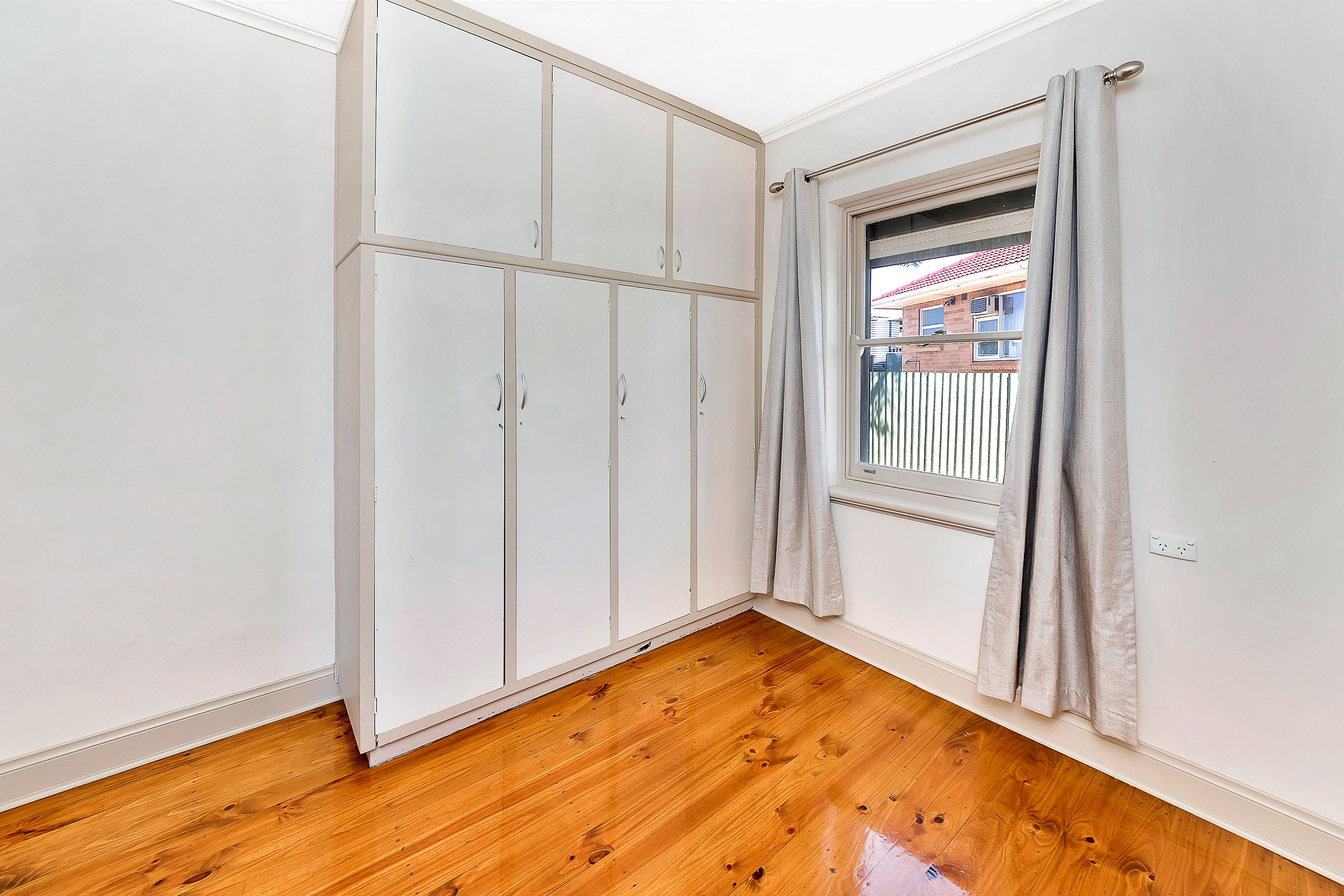 4 Leslie Street — photo 10 of 15