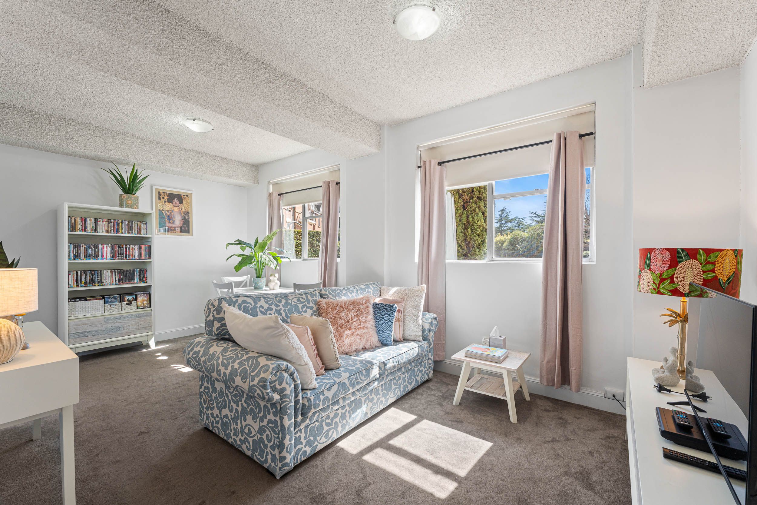 1/8 Ben Street — photo 3 of 10