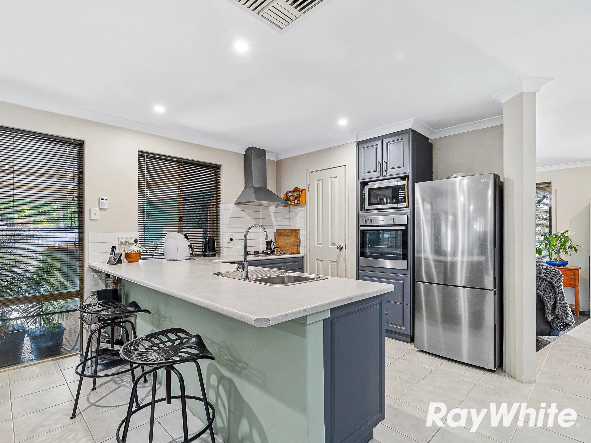 12 Brampton Place, Meadow Springs, WA 6210