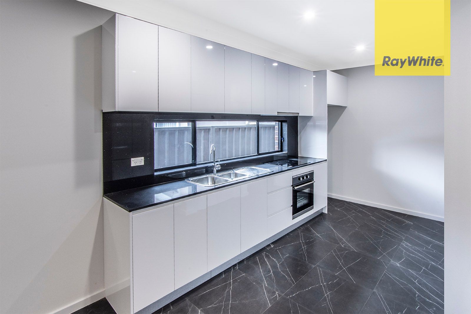 16A Halmahera Crescent, Lethbridge Park, NSW 2770