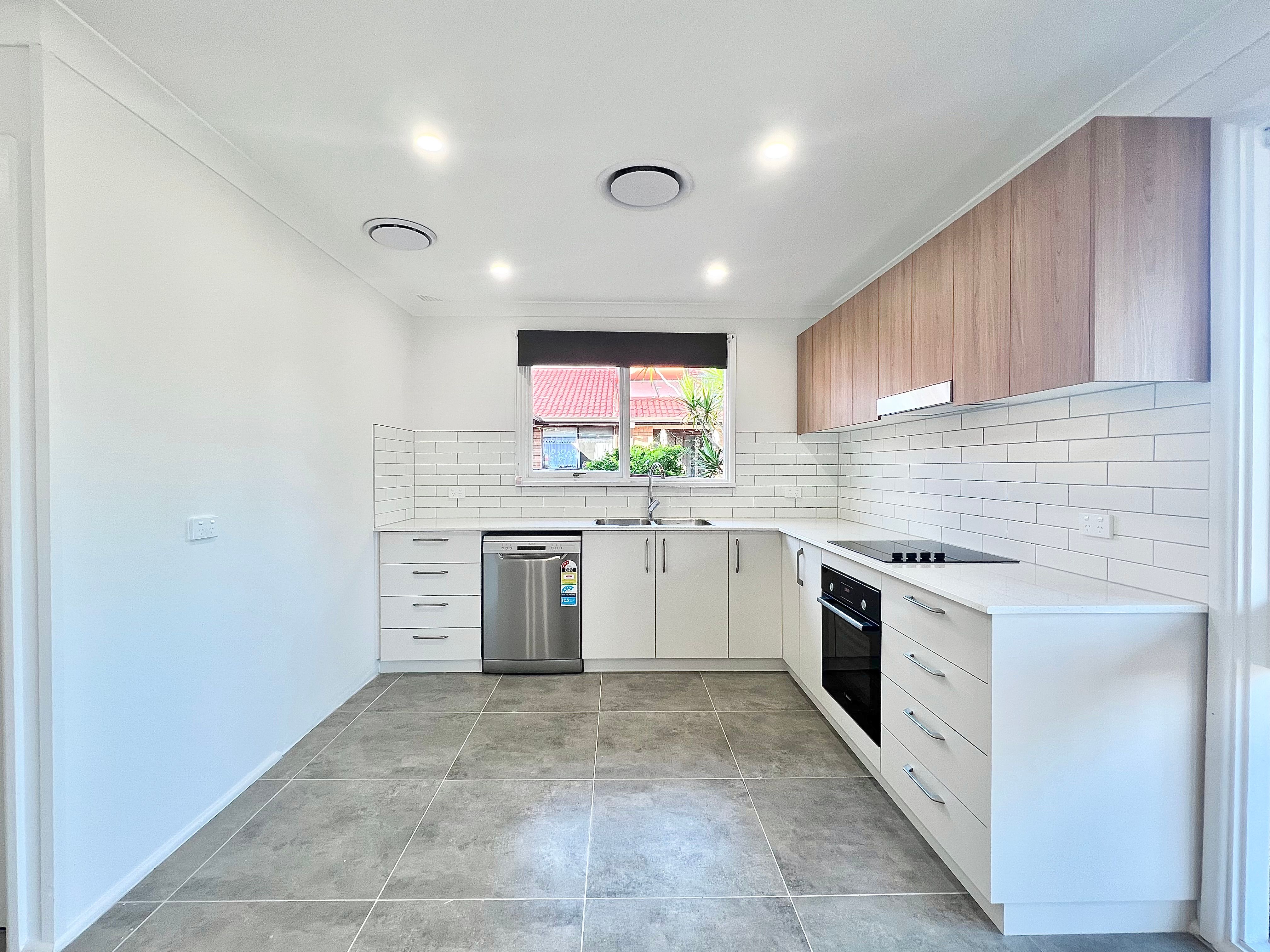 60 Pinaroo Crescent, Bradbury, NSW 2560