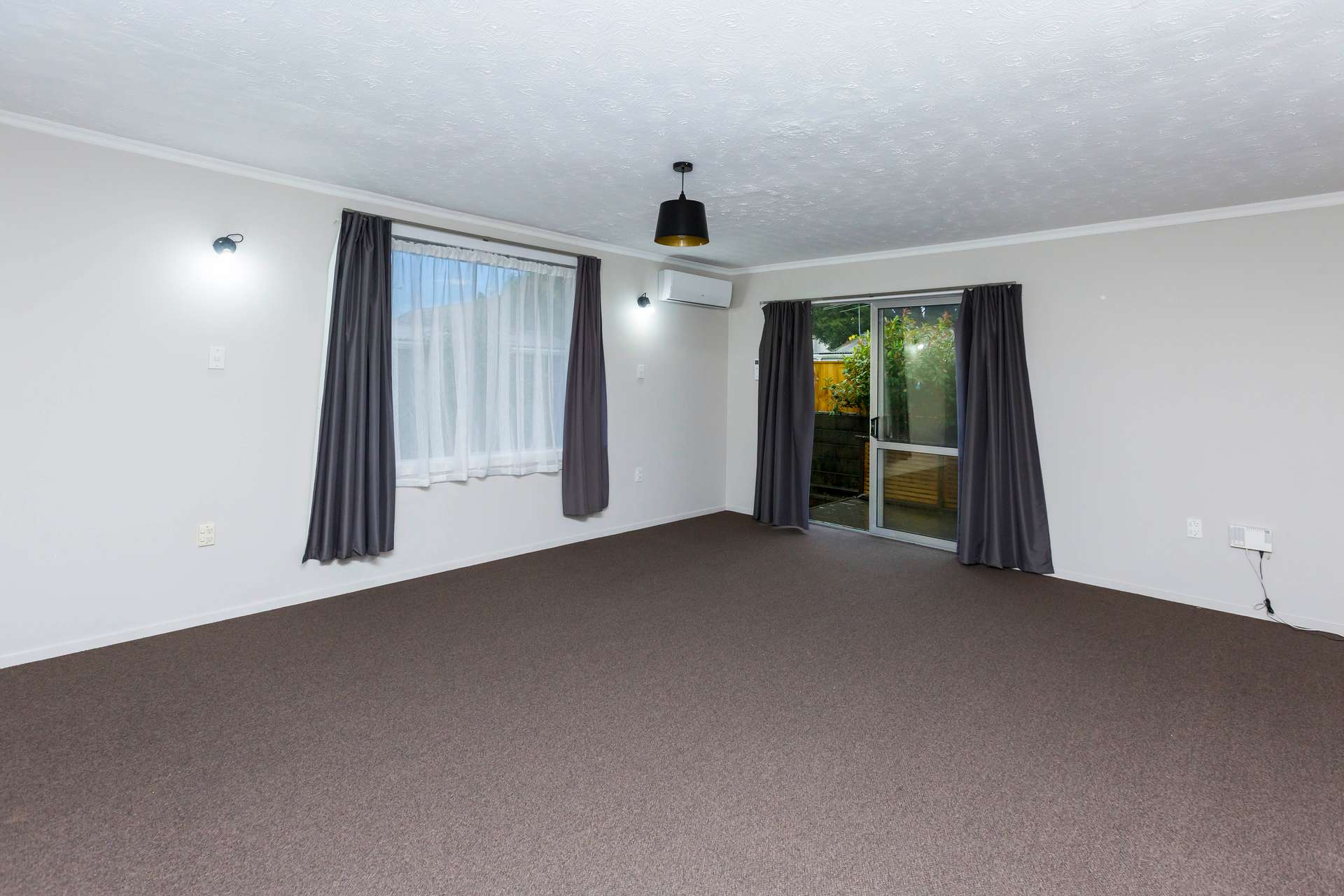 2/39 Palmer Crescent photo 4