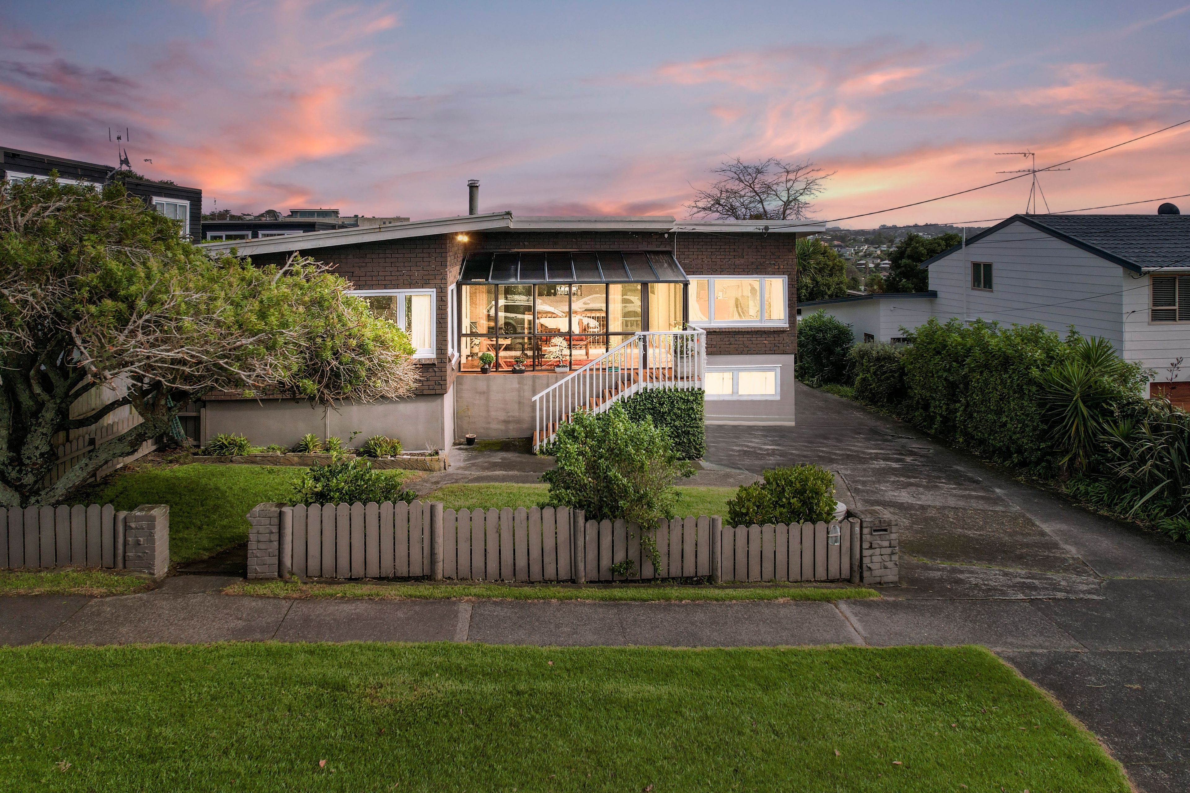 6 Rothesay Bay Road, Rothesay Bay, North Shore City 0630 Sold House