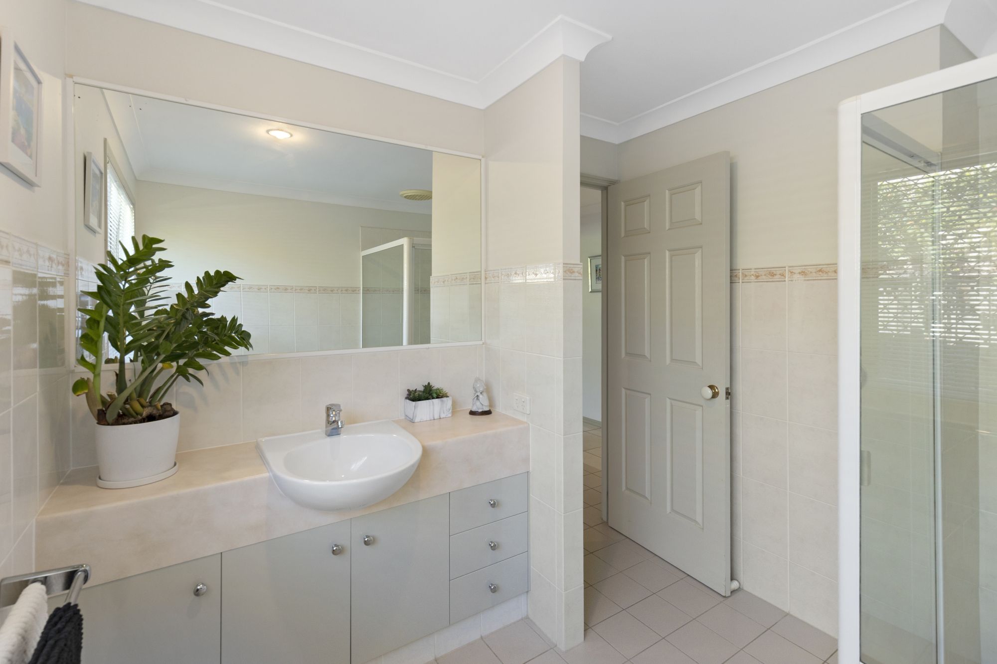 10 Mornington Terrace — photo 26 of 26