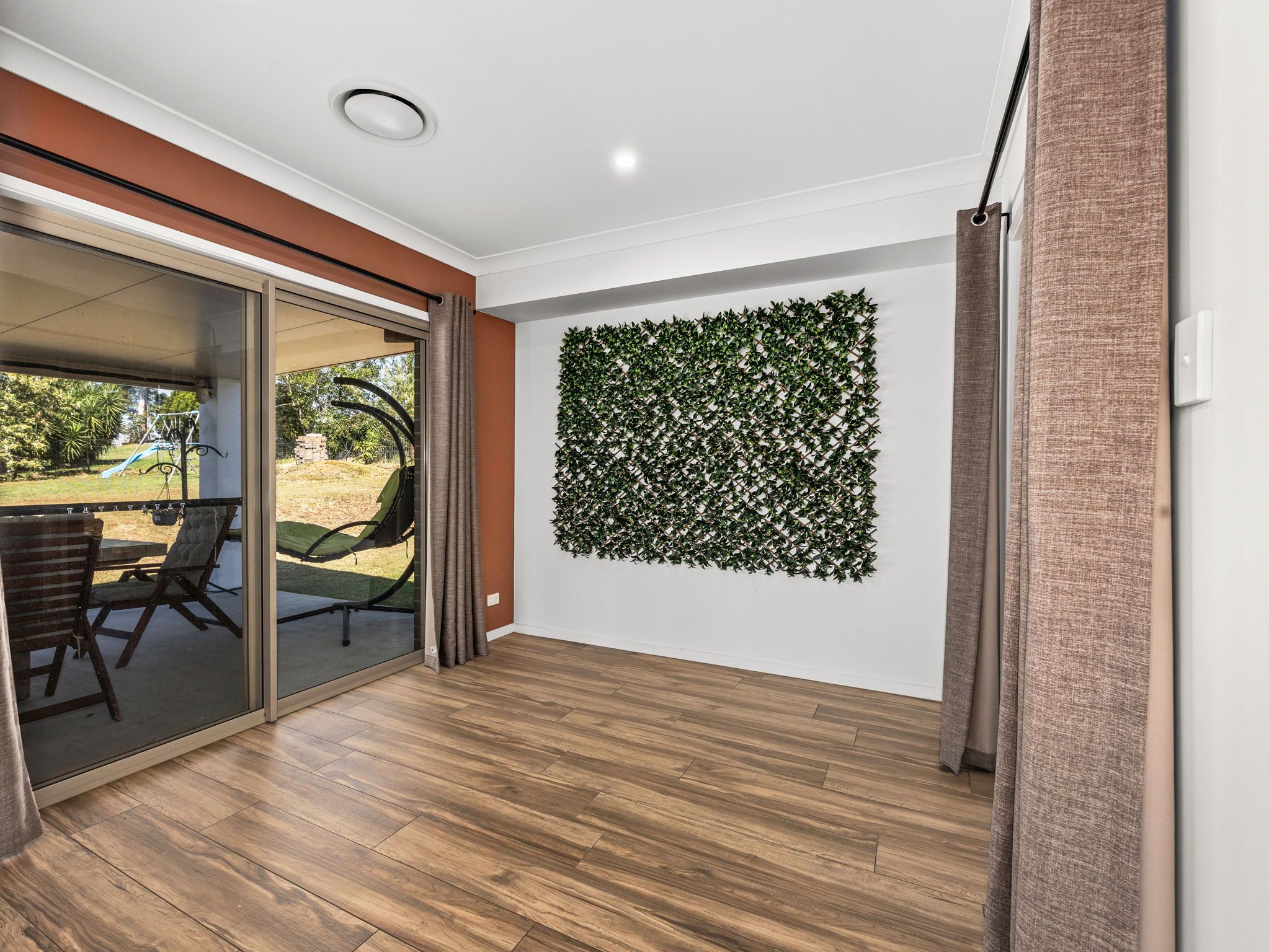 31-35 Barcoo Drive — photo 12 of 28